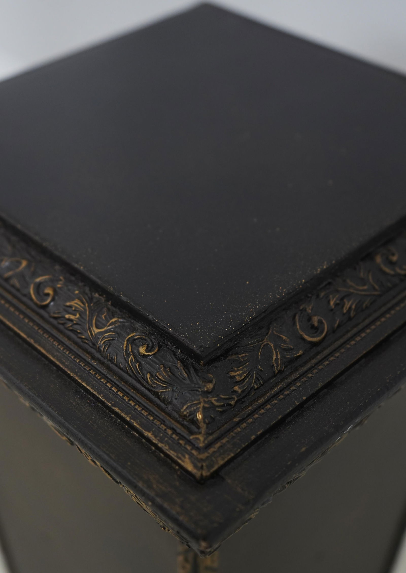 Pair of Decorative Display Pedestal Plant Stands - 6