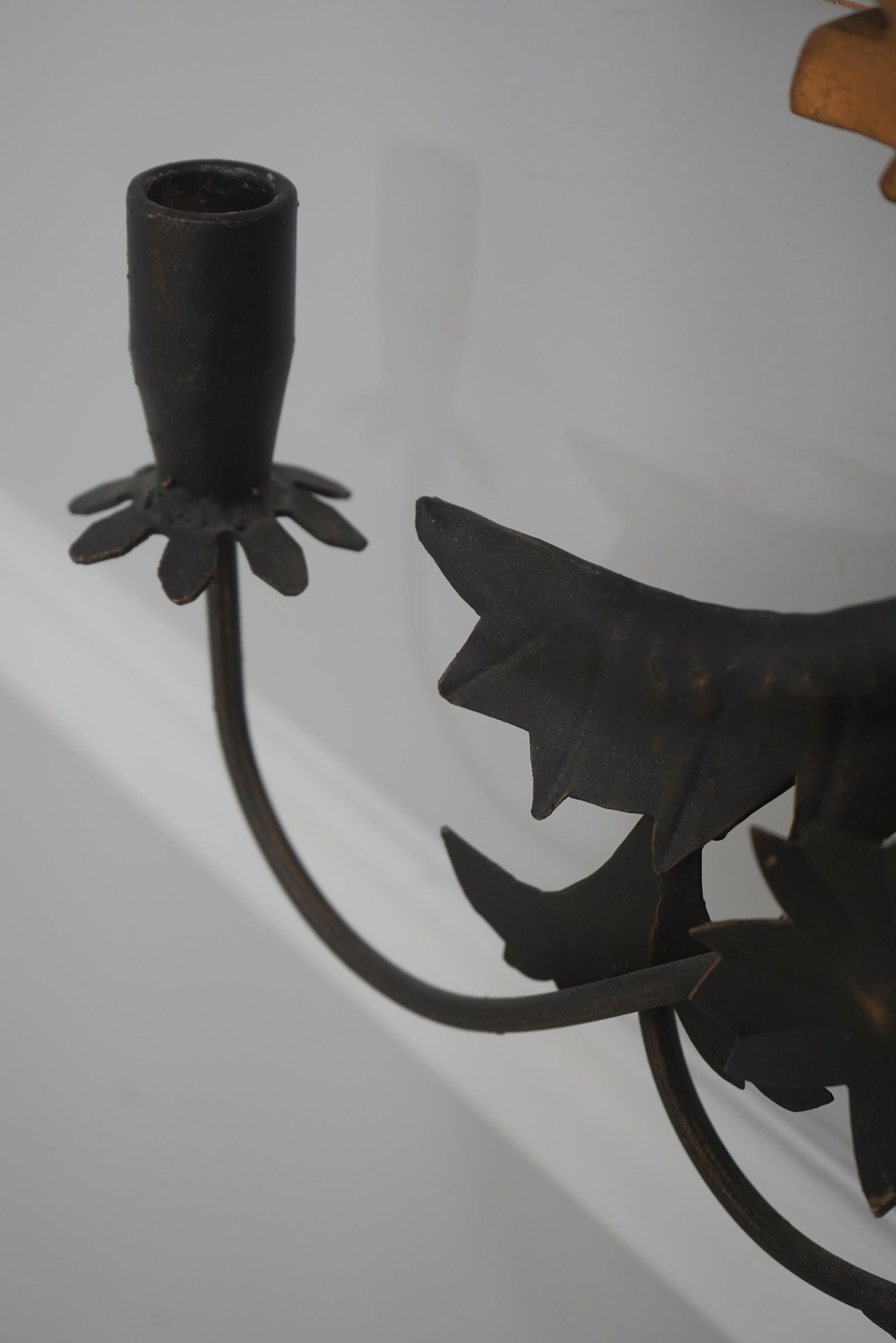 Pair of Baroque-Style Toleware Metal and Giltwood Mirrors With Sconces - 4