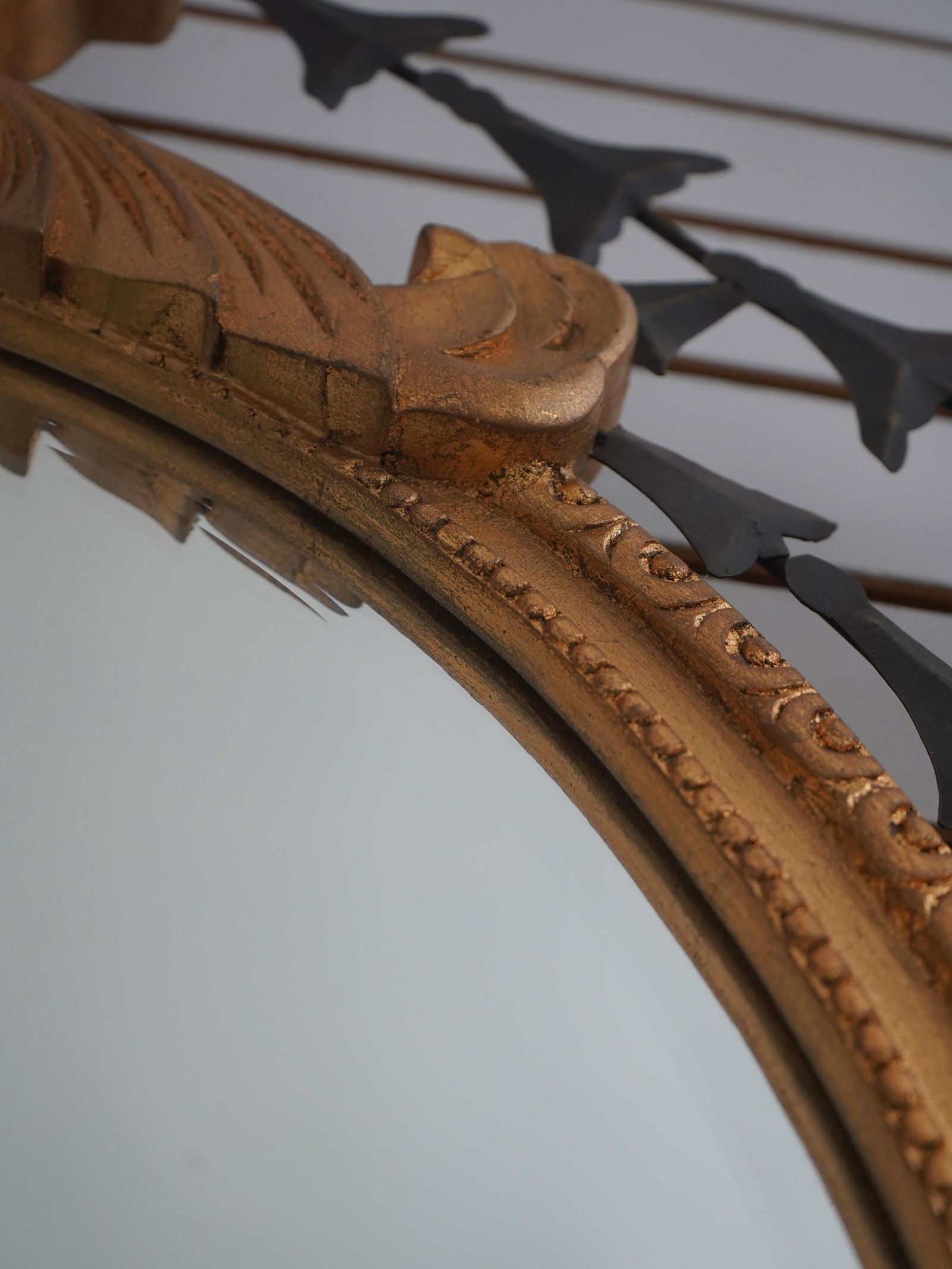 Pair of Baroque-Style Toleware Metal and Giltwood Mirrors With Sconces - 7