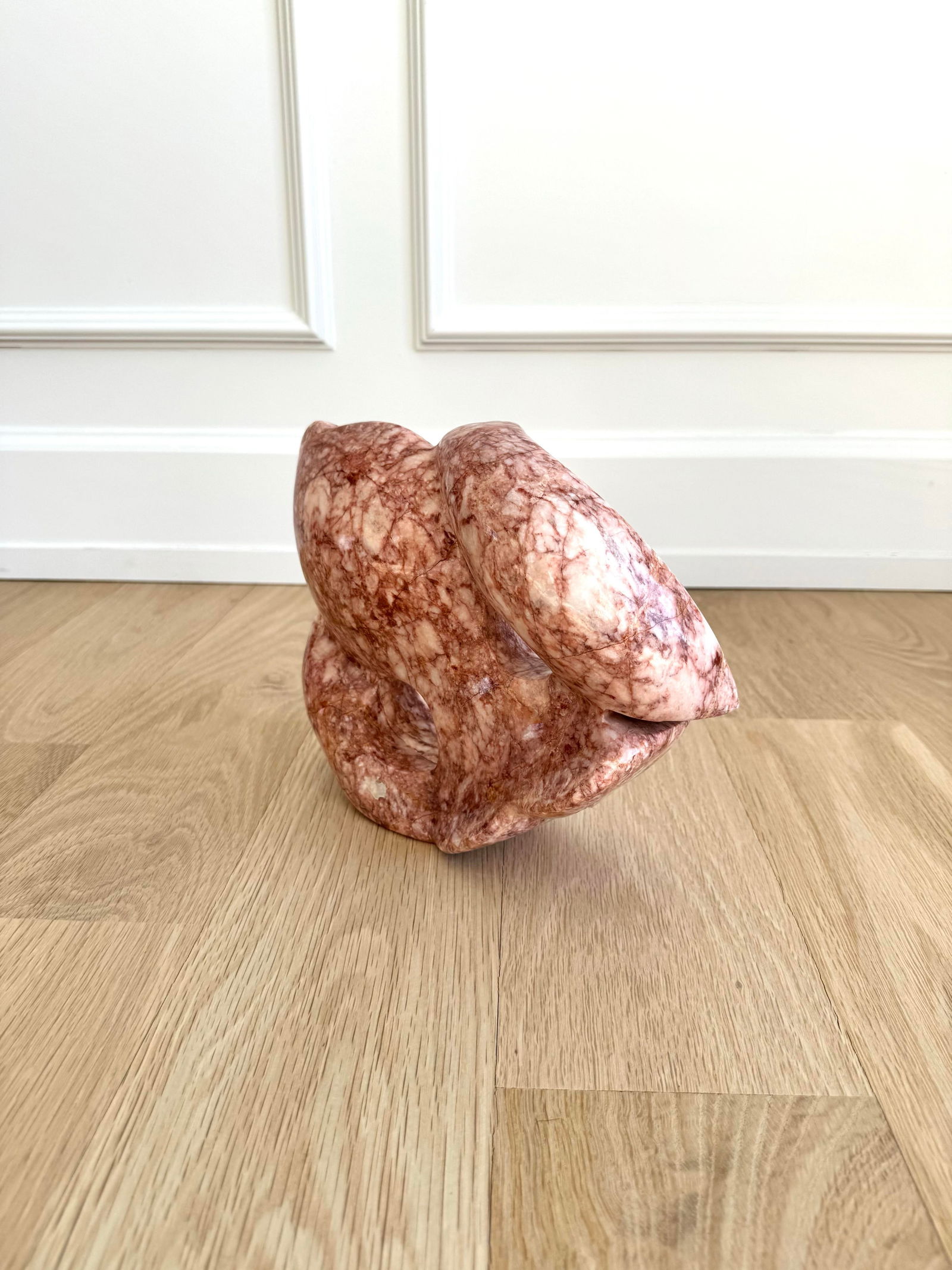 Mid 20th Century Modern Abstract Fish Sculpture in Rosa Portogallo Marble - 4