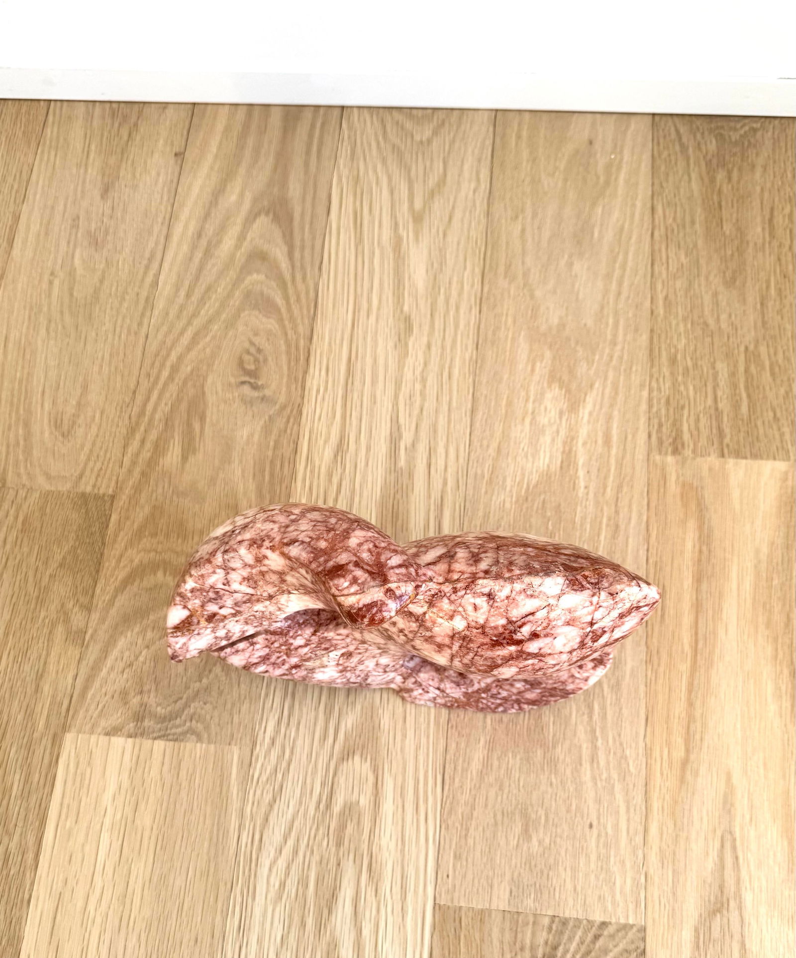 Mid 20th Century Modern Abstract Fish Sculpture in Rosa Portogallo Marble - 7