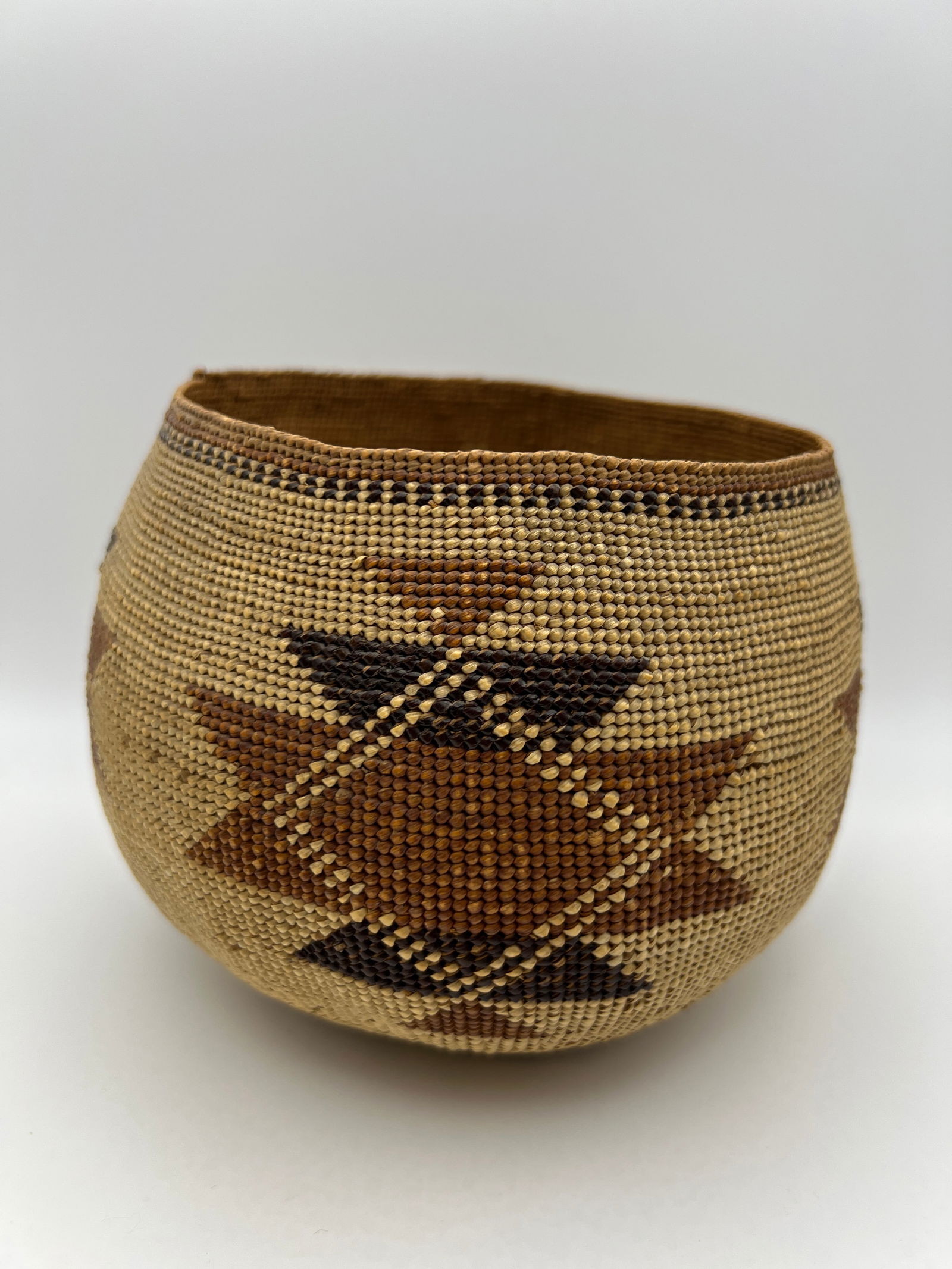 Antique Native American Basket Hupa or Pit River Afrohemian Decor - 4