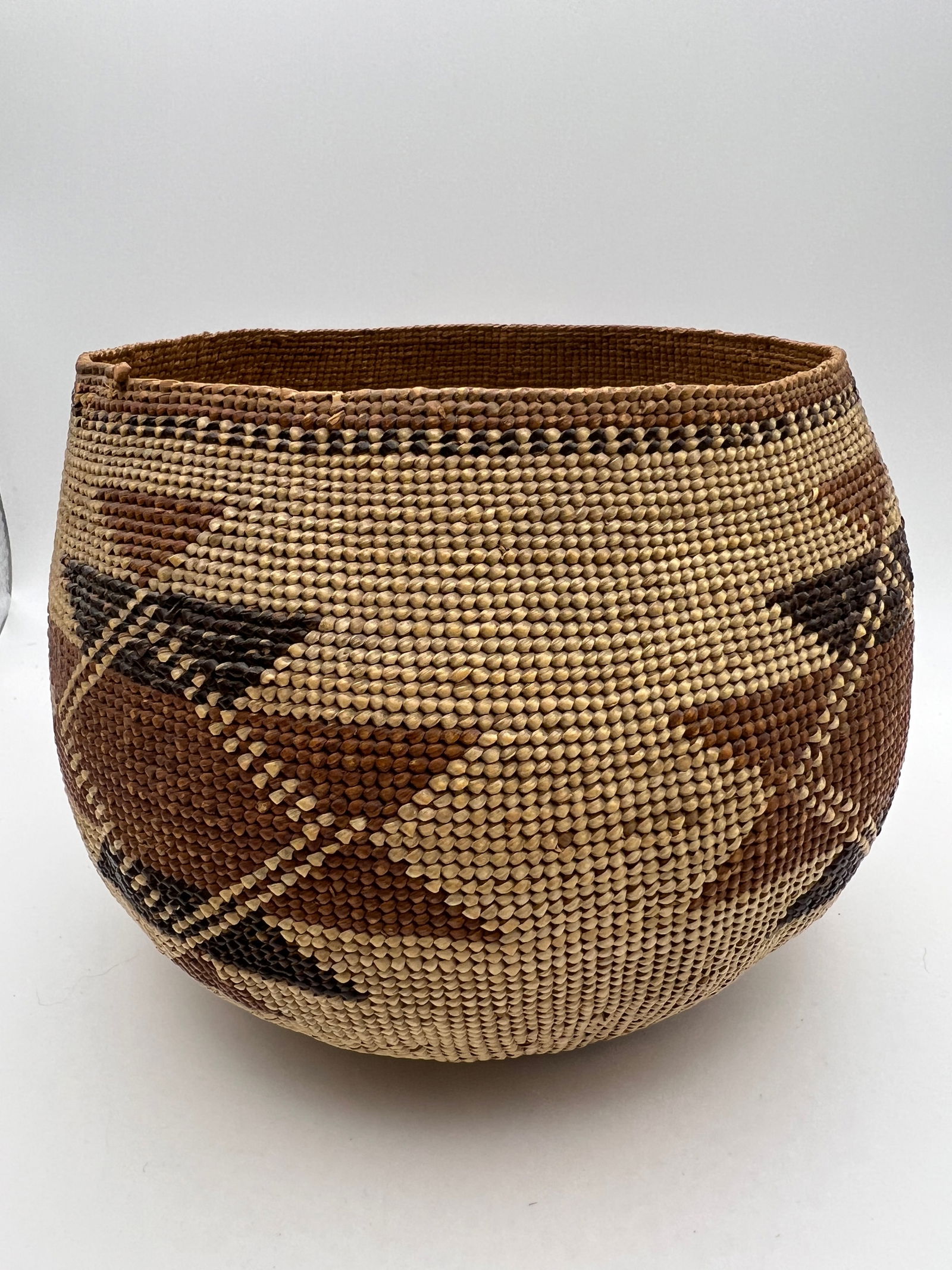 Antique Native American Basket Hupa or Pit River Afrohemian Decor - 8