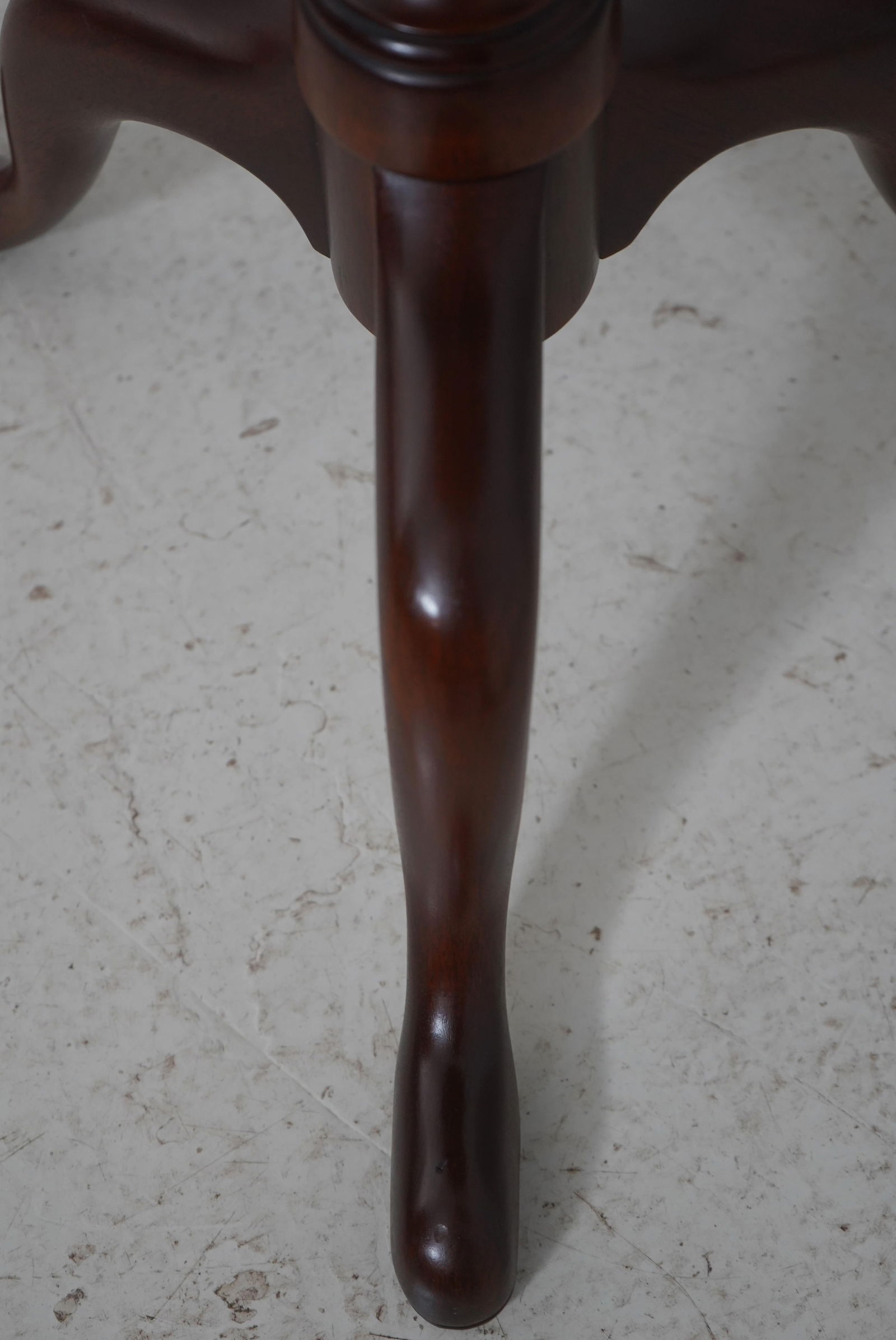 Henkel Harris Mahogany Round Pedestal Side Table Candle Stand - 12