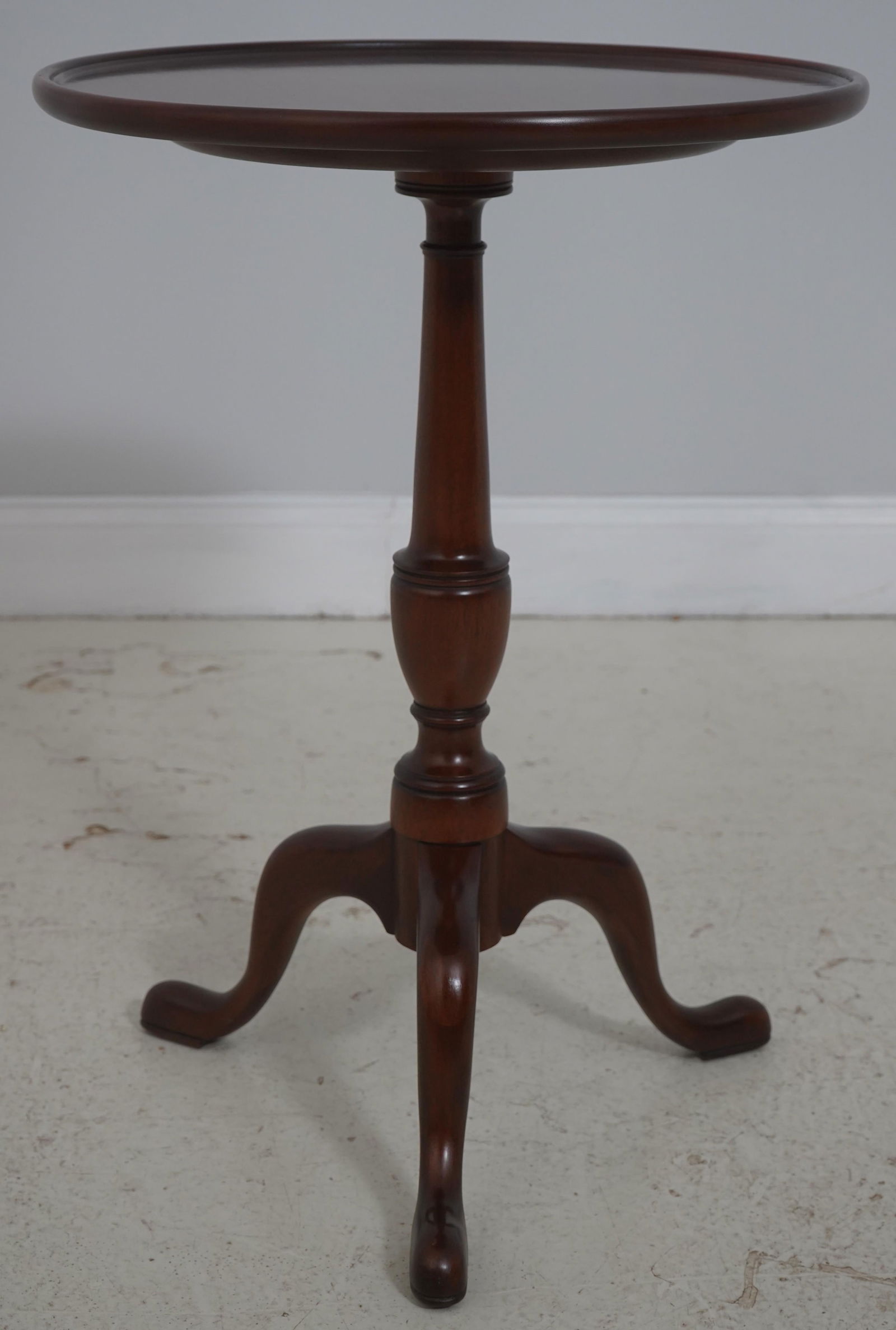 Henkel Harris Mahogany Round Pedestal Side Table Candle Stand - 2