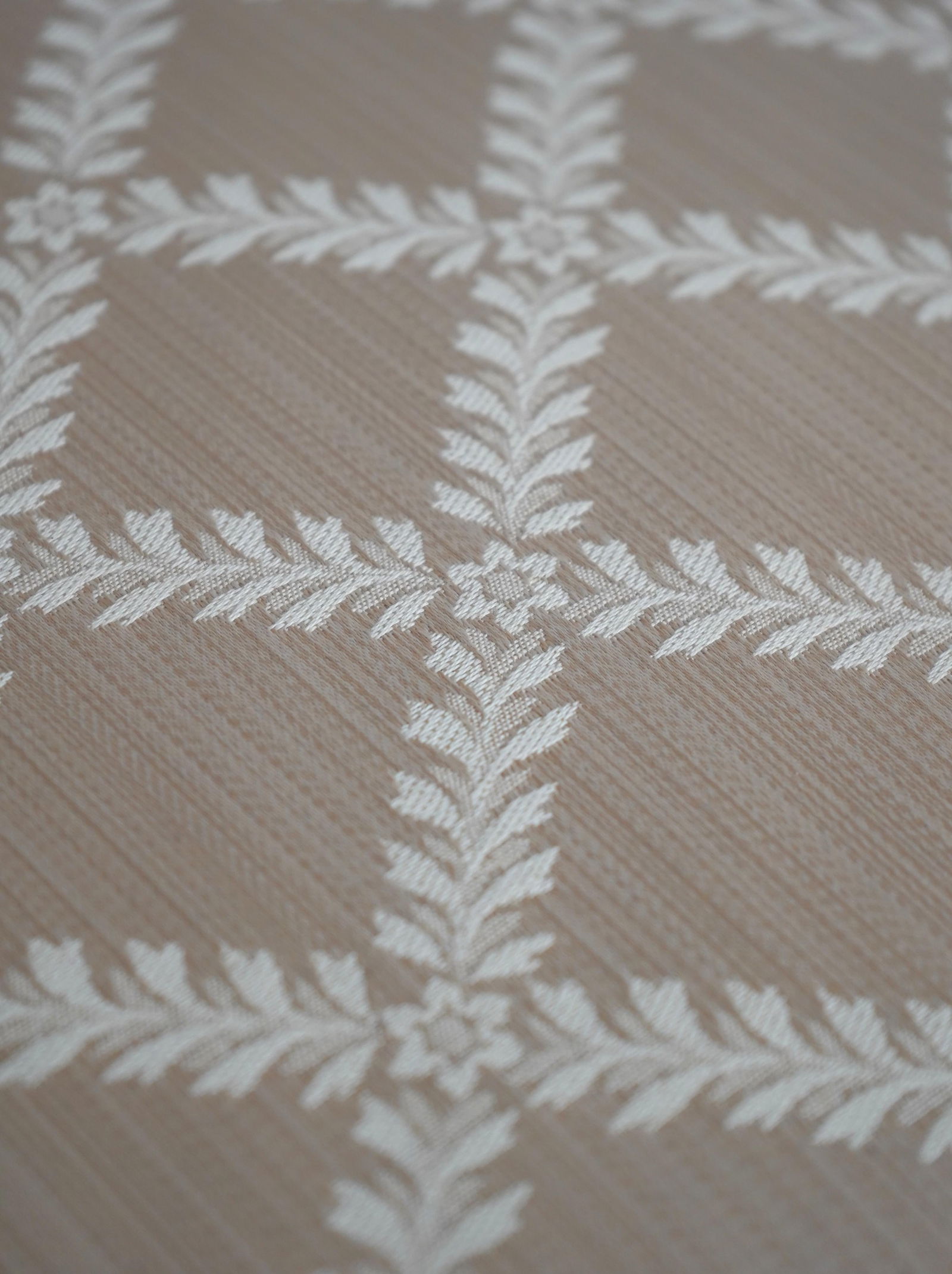 Set of 8 Henkel Harris Mahogany Dining Chairs - 12