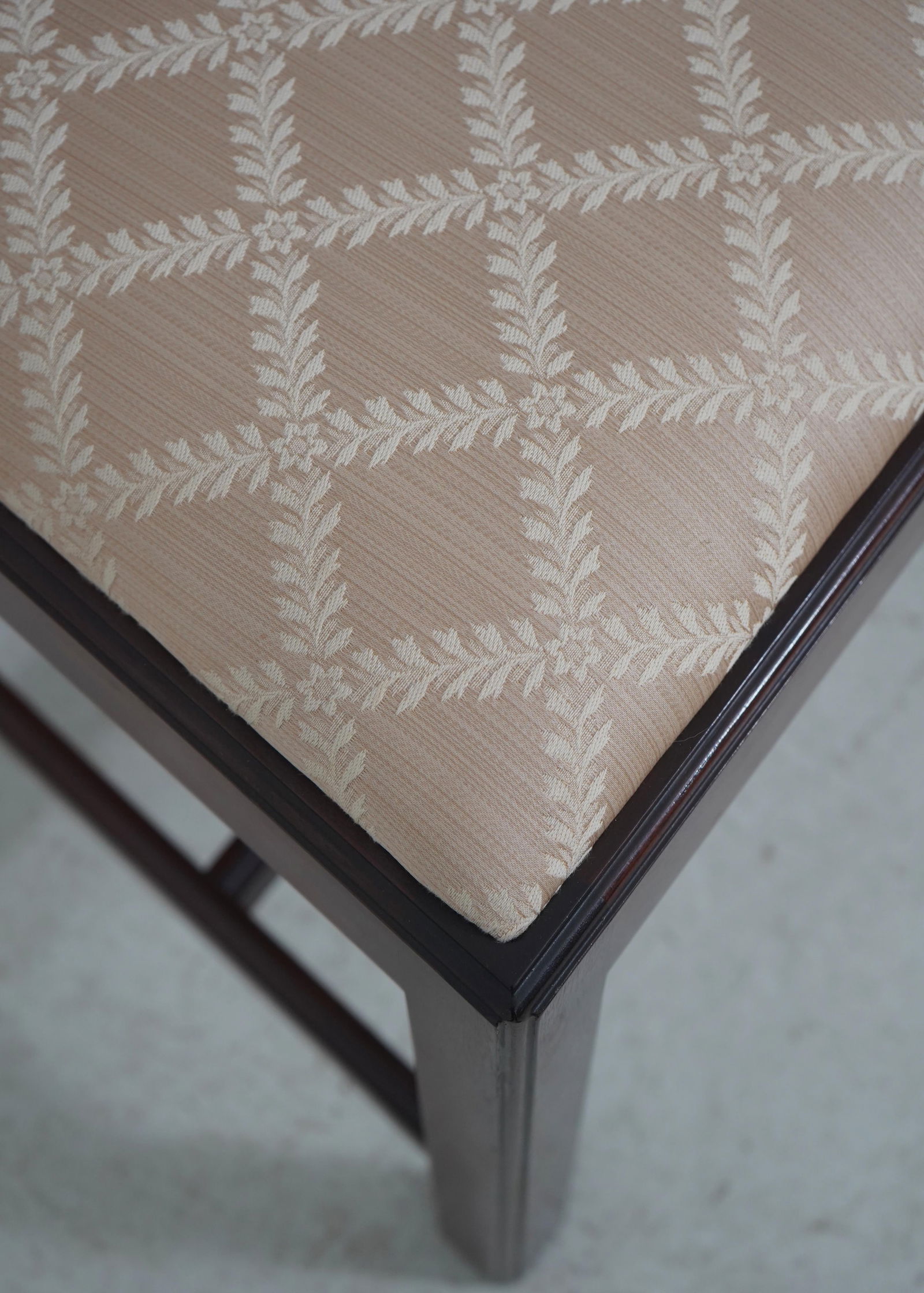 Set of 8 Henkel Harris Mahogany Dining Chairs - 15