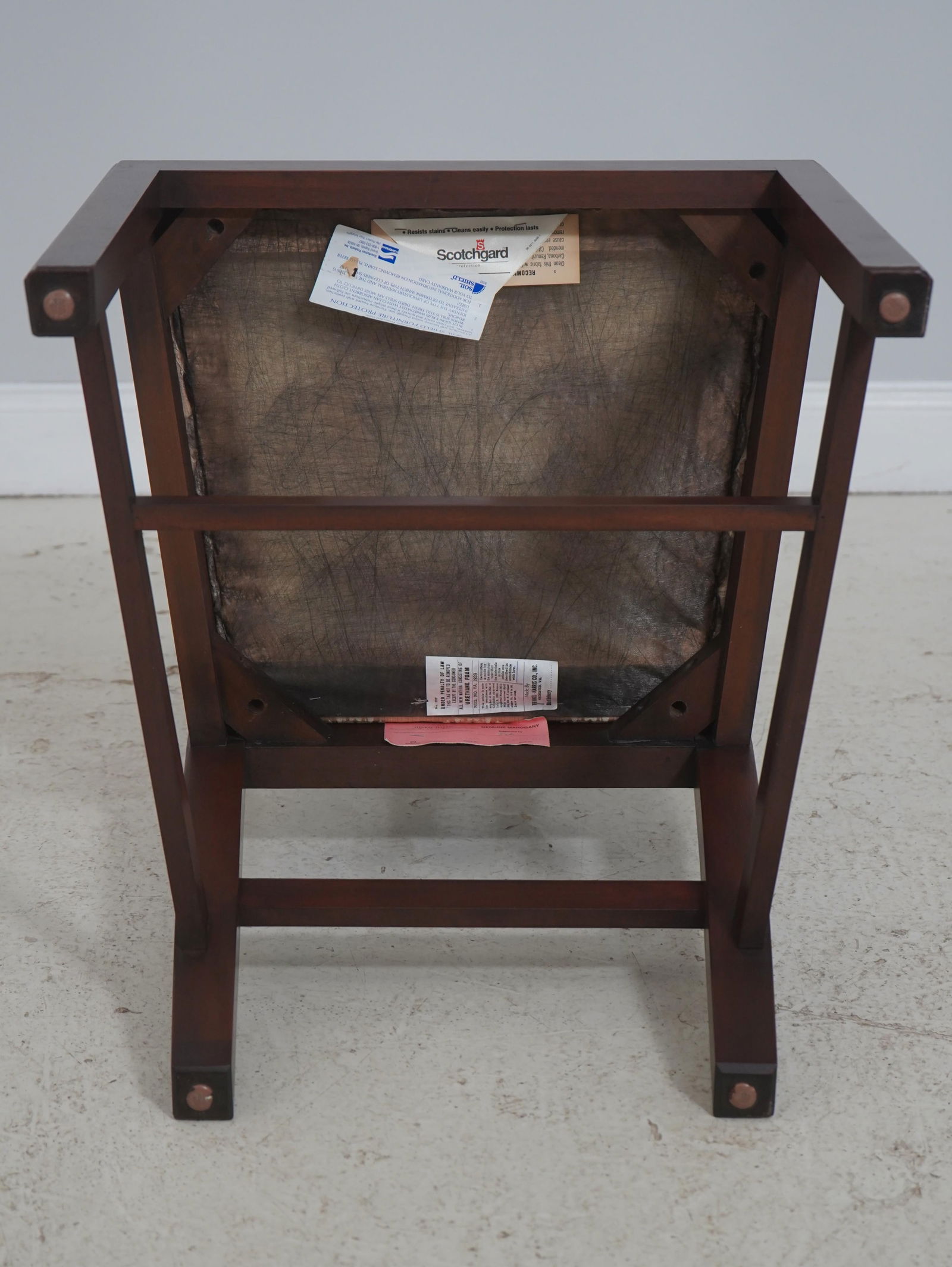 Set of 8 Henkel Harris Mahogany Dining Chairs - 16