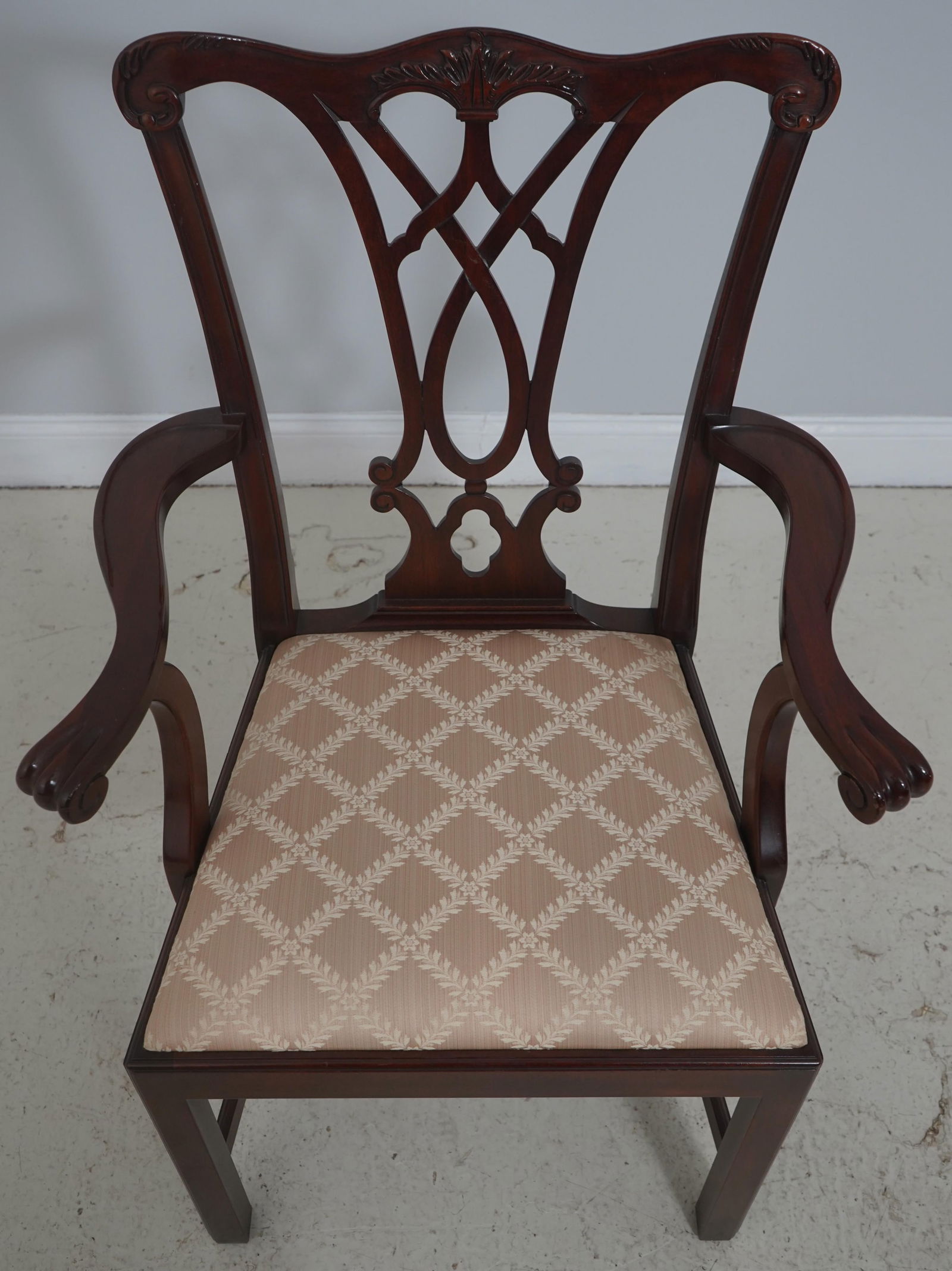 Set of 8 Henkel Harris Mahogany Dining Chairs - 2
