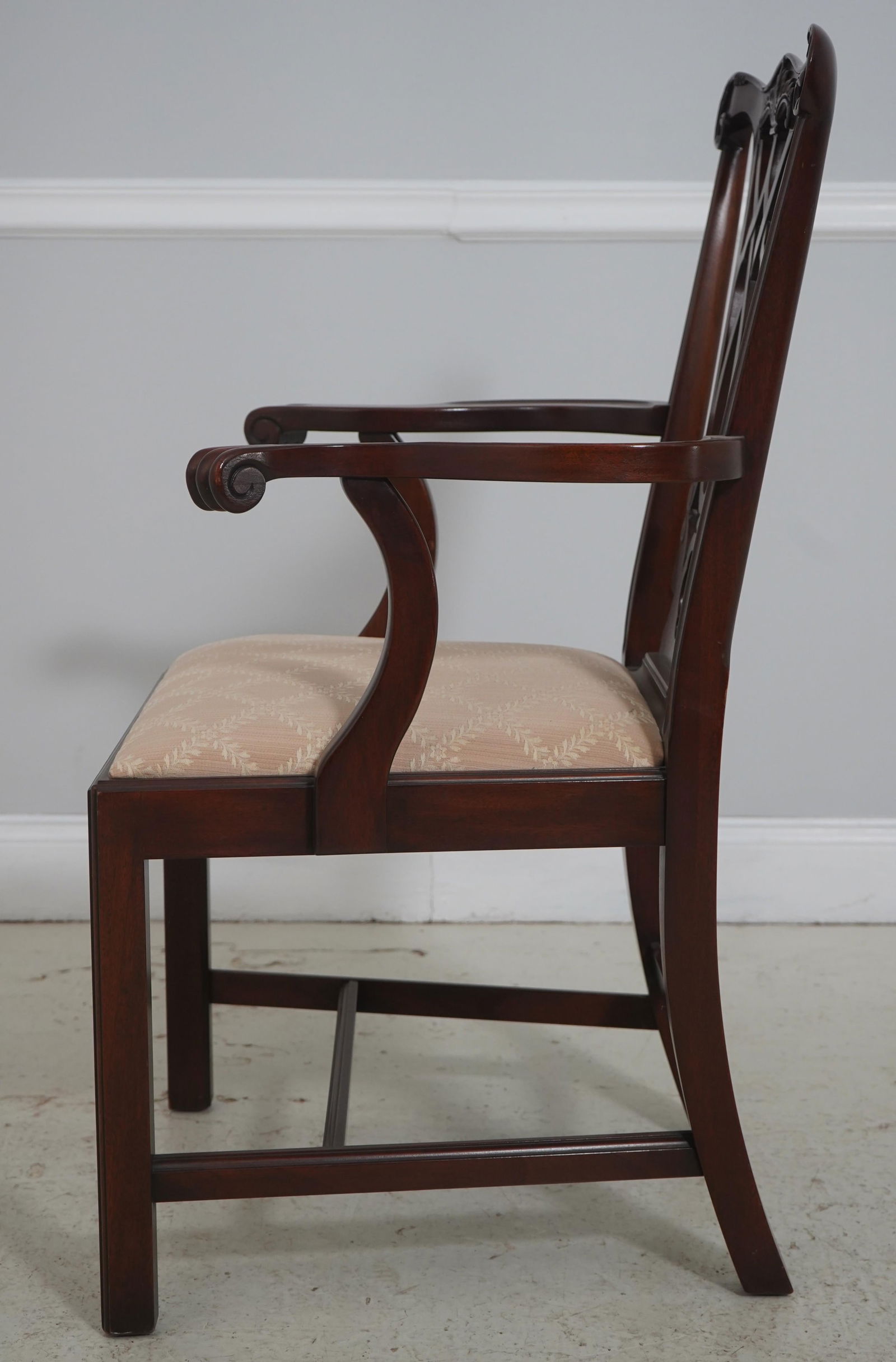 Set of 8 Henkel Harris Mahogany Dining Chairs - 3
