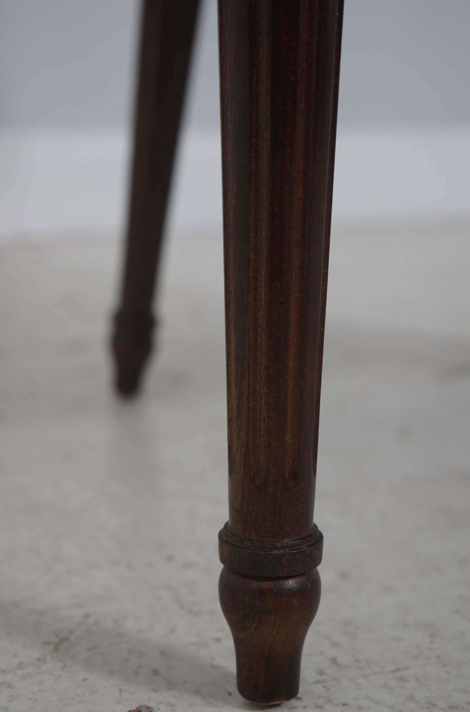 Set of 8 Stickley Oval Back Louis XV Mahogany Dining Chairs - 12