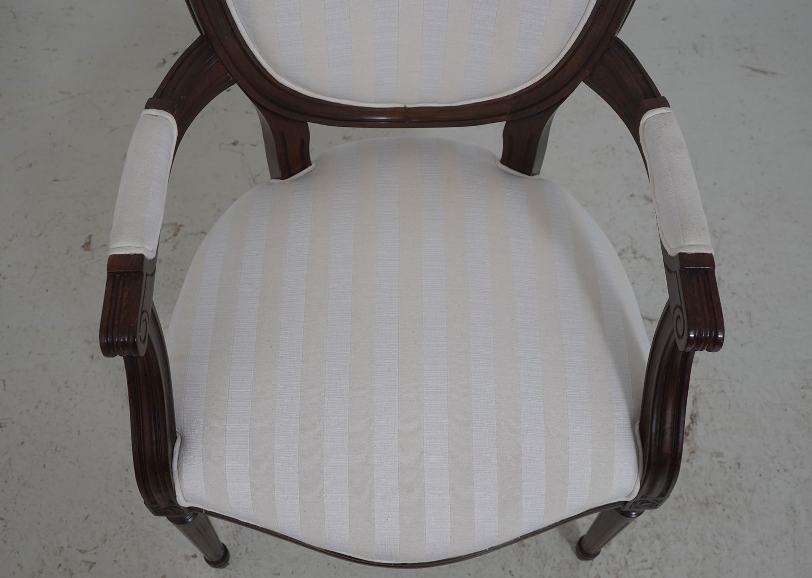 Set of 8 Stickley Oval Back Louis XV Mahogany Dining Chairs - 9