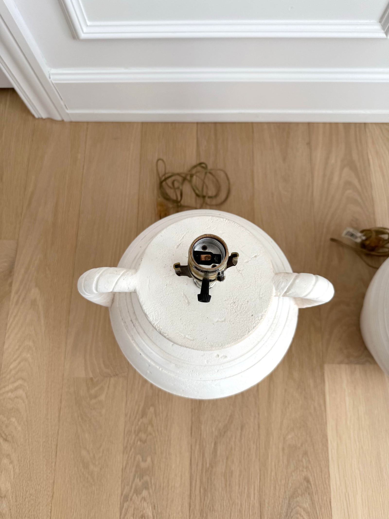 Rare Signed Sculptural, Hand-Made Danish Plaster Amphora Table Lamps by S + Mind, 1987, a Pair - 7