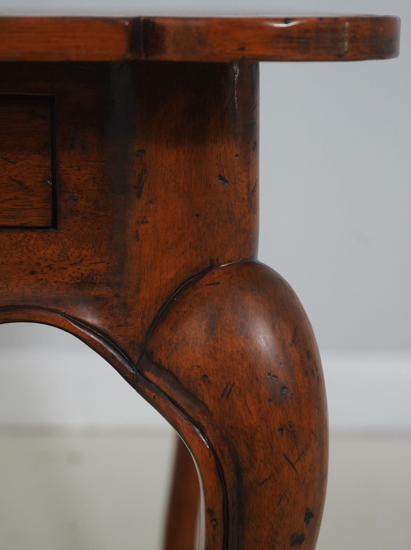 Henredon Mahogany French Provincial Side Table - 6