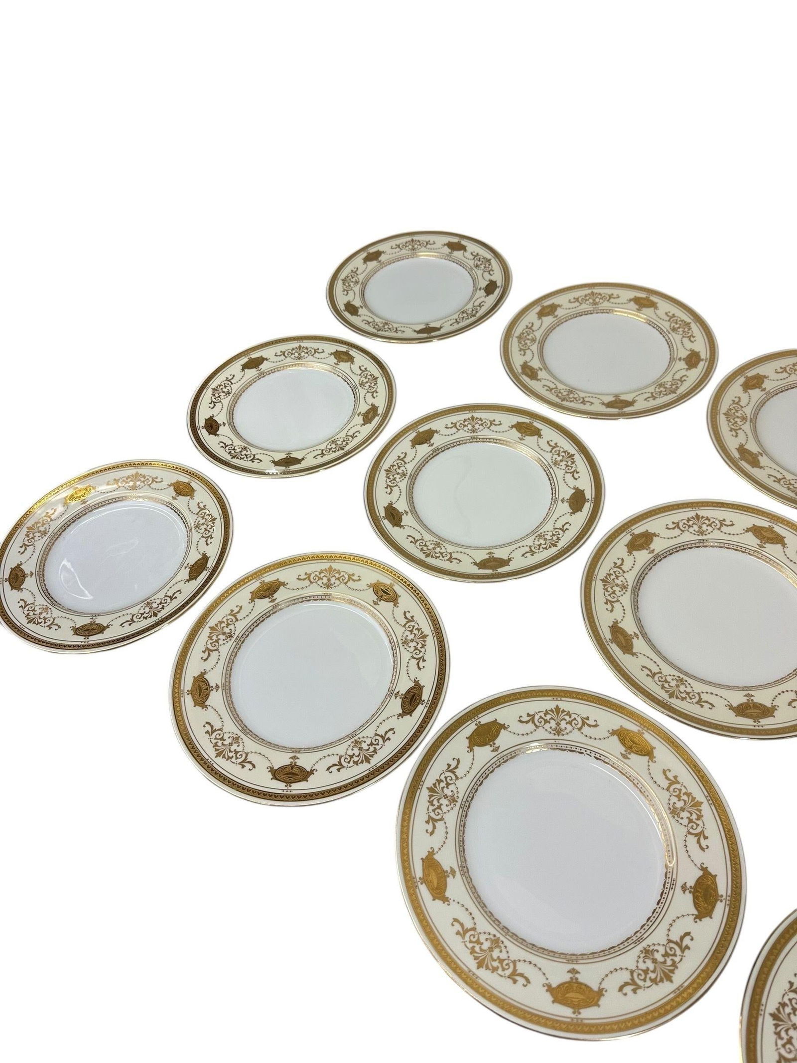 Early 20th Century 22k Gold Minton Gilt Porcelain Table Service - Nearly Complete Set for 12 - 47 Pi - 17