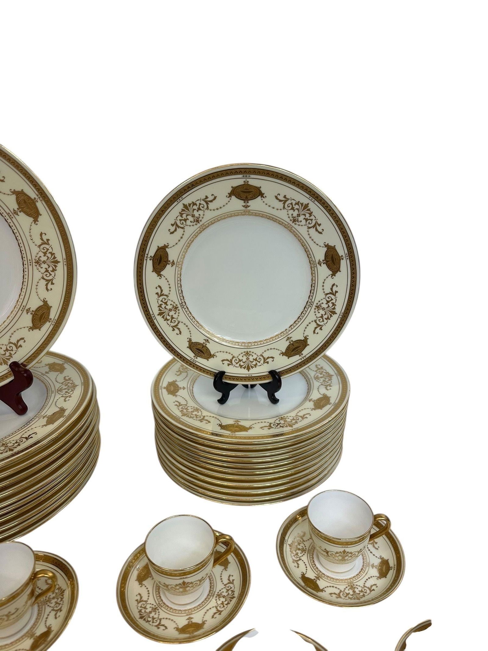Early 20th Century 22k Gold Minton Gilt Porcelain Table Service - Nearly Complete Set for 12 - 47 Pi - 9