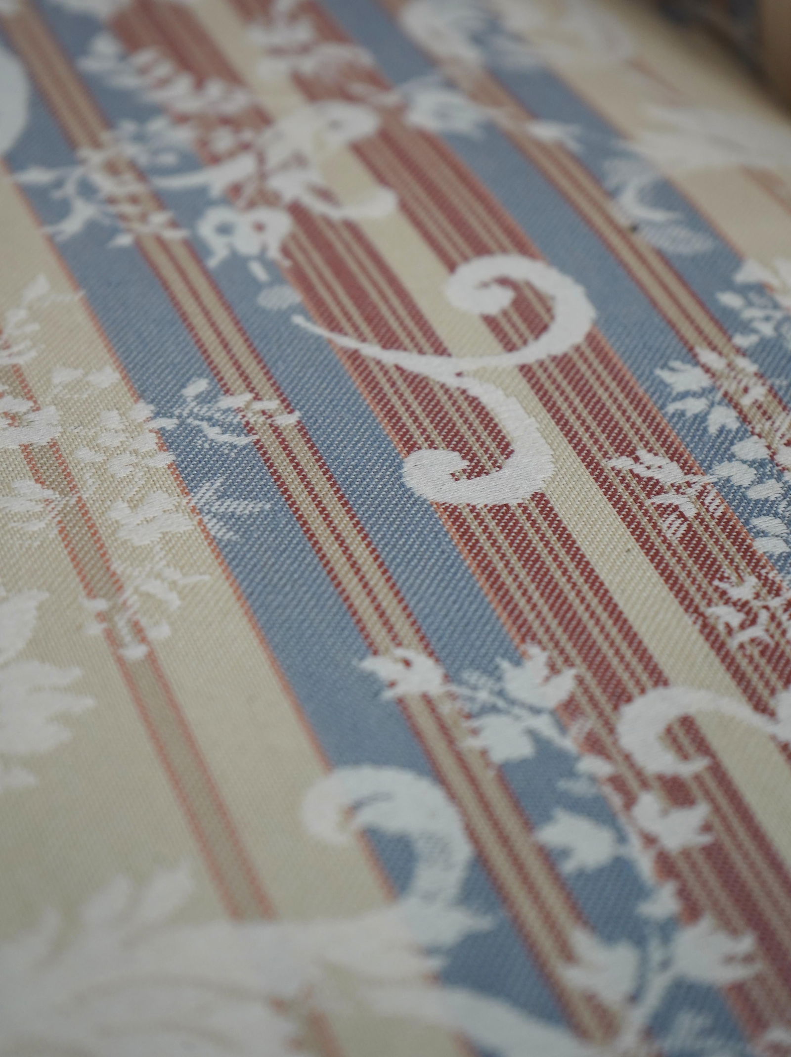 Southwood Clawfoot Mahogany Damask Wing Chair - 11