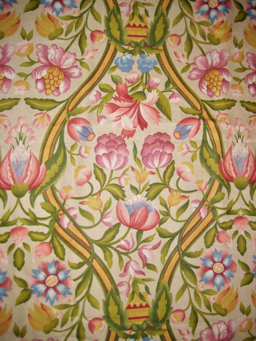 Italian Floral Baroque Rubelli Fabric Textile- 10 Yards: Unused vintage yardage off the prestigious Italian brand of Lorenzzo Rubelli , very baroque you will find all the sophisticated and elegance exuberance that only Italian design can produce , this