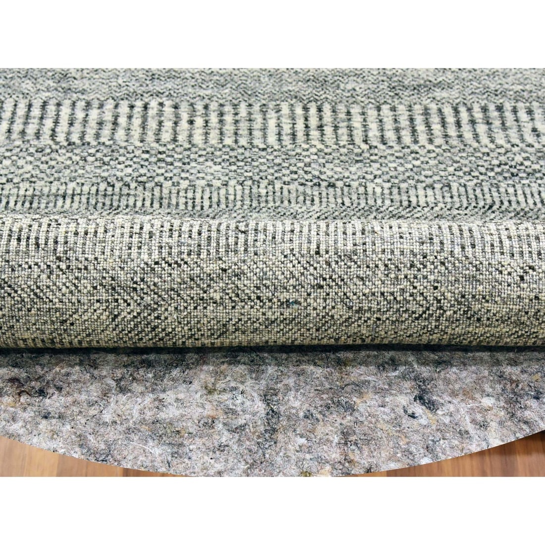 Timberwolf Gray Grass Design Undyed Wool Hand Knotted Round Rug - 3