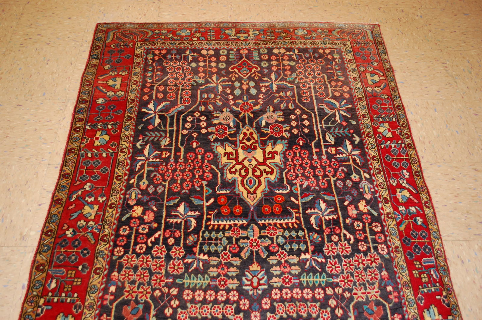 Persian SARUK FERAKHAN RUG 4'1" x 6'6" - 2