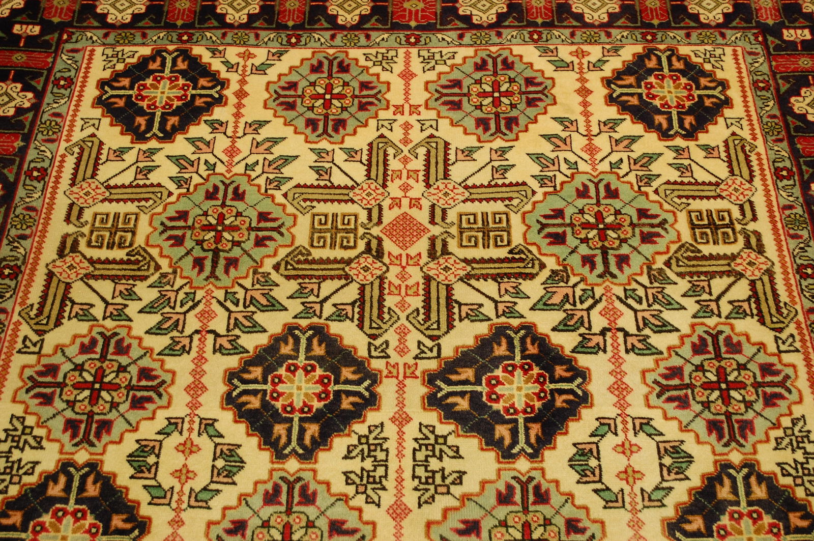 Persian TABRIZ RUG 4'10" x6'4" - 10