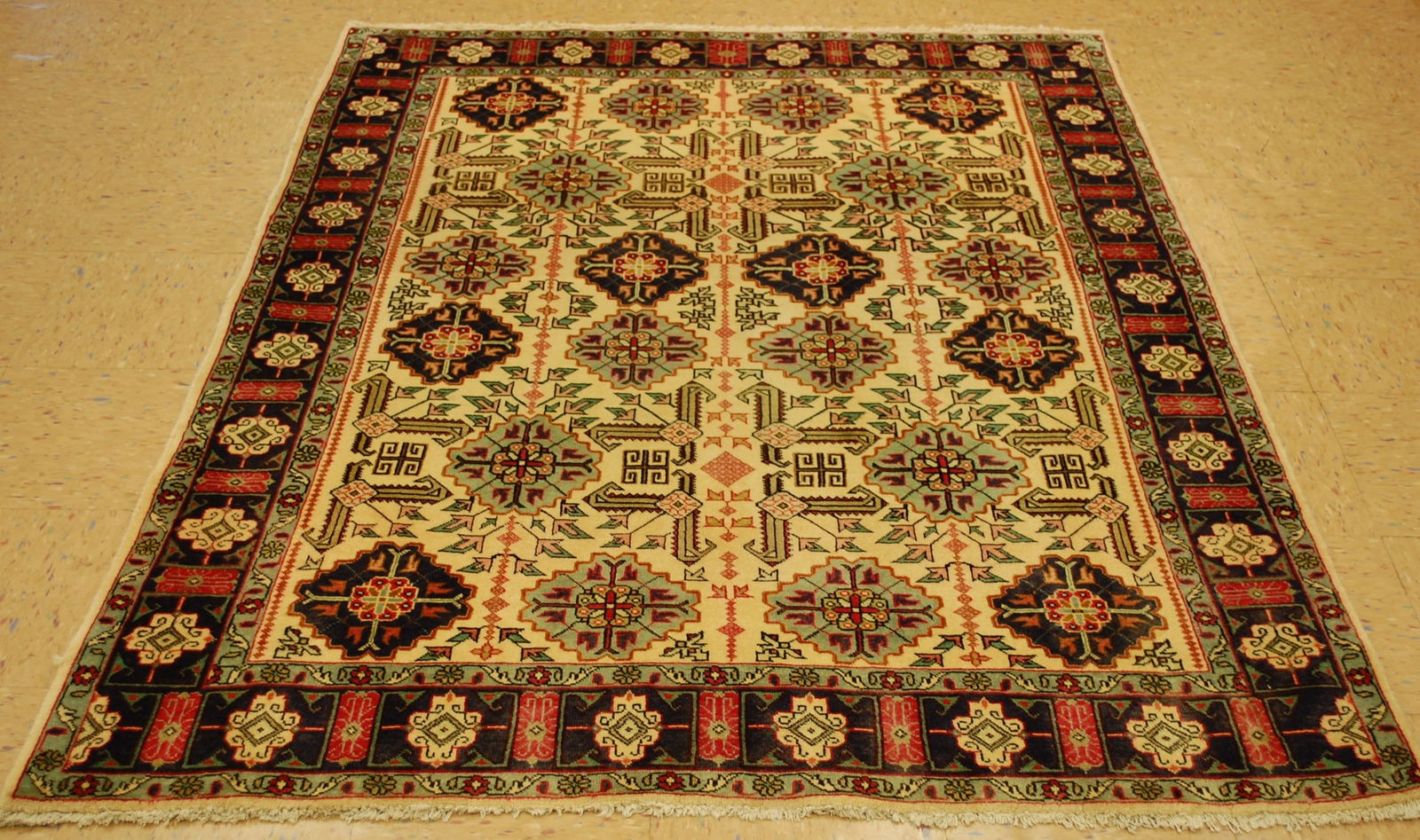 Persian TABRIZ RUG 4'10" x6'4" (1 of 10)