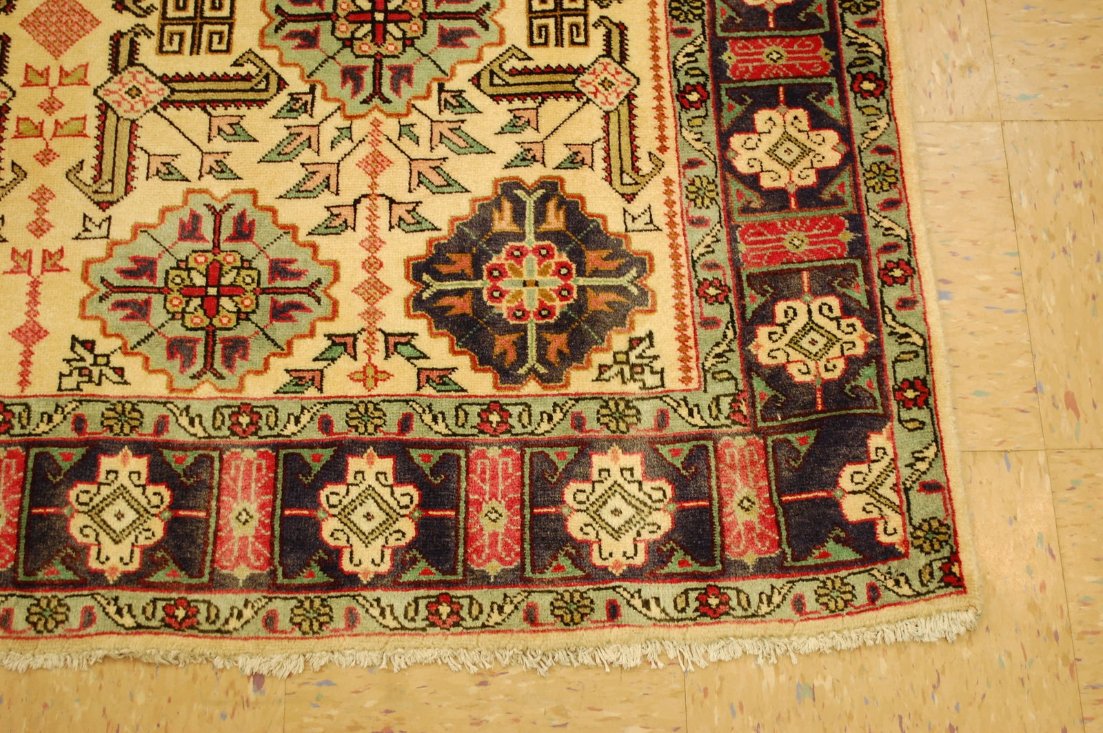 Persian TABRIZ RUG 4'10" x6'4" - 2