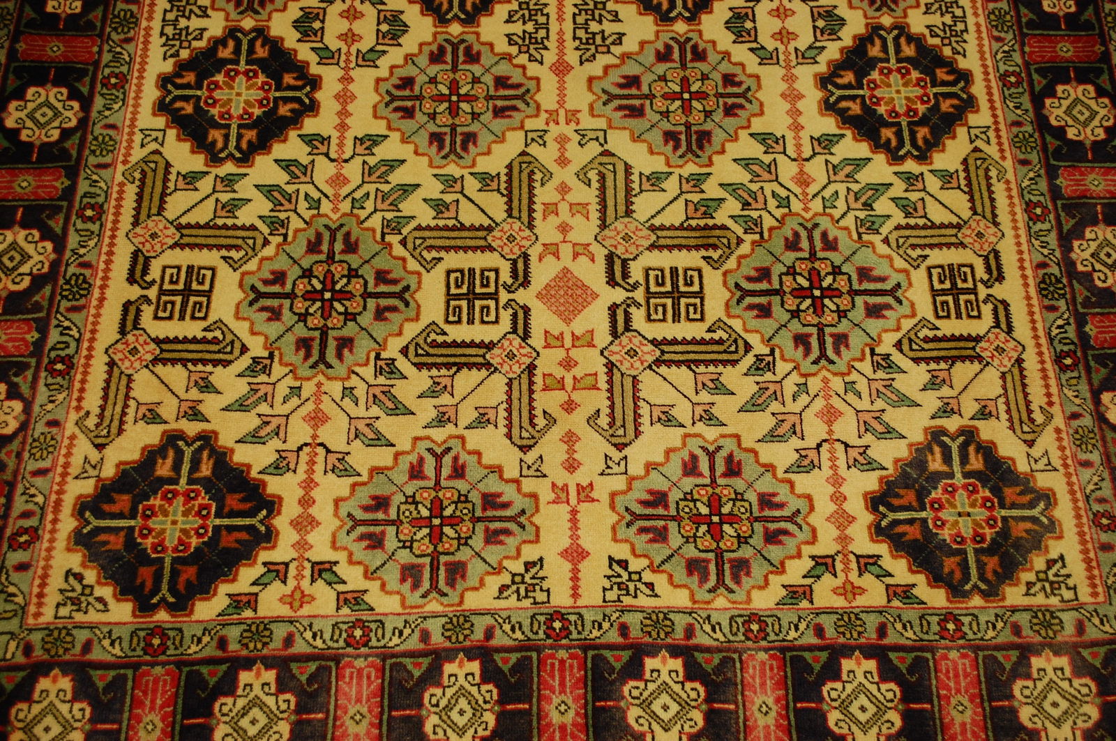 Persian TABRIZ RUG 4'10" x6'4" - 6