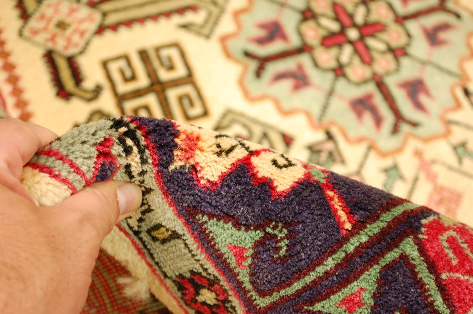 Persian TABRIZ RUG 4'10" x6'4" - 8