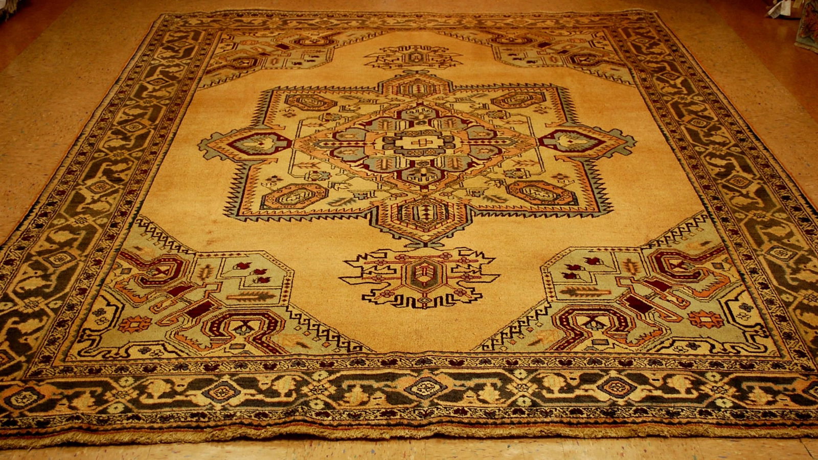 Persian Heriz RUG 8'5" x 10'10" (1 of 11)