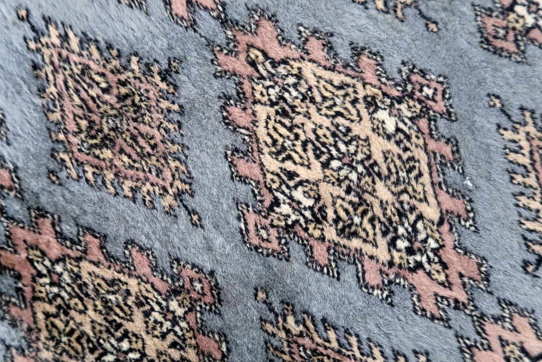 Handmade contemporary ORA French hooked rug 2.4 x 4.7' (73cm x 143cm), 2021 - 6