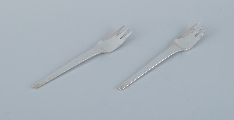 Georg Jensen, Caravel, two salad forks in sterling silver. Modernist and sleek design. (1 of 4)