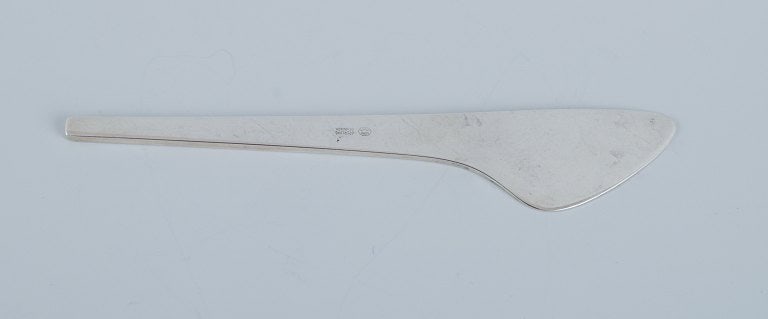 Georg Jensen, Caravel, a butter knife in sterling silver. Modernist and sleek design.: Title:Georg Jensen, Caravel, a butter knife in sterling silver. Modernist and sleek design.Description:Georg Jensen, Caravel, a butter knife in sterling silver. Modernist and sleek design. Designed
