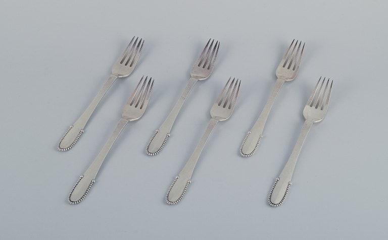 Georg Jensen Beaded. A set of six lunch forks in sterling silver. (1 of 3)