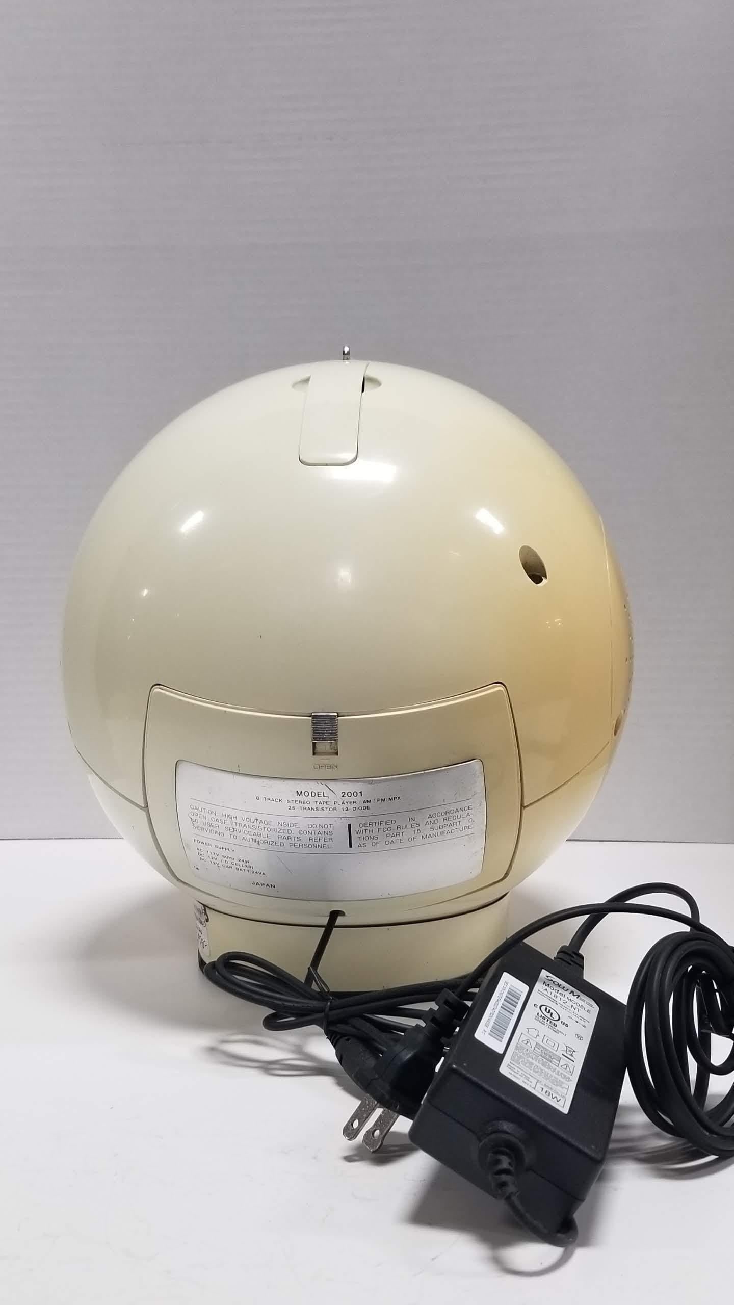 Weltron Model 2001 Space Ball, AM/FM Radio 8 Track Stereo - 17