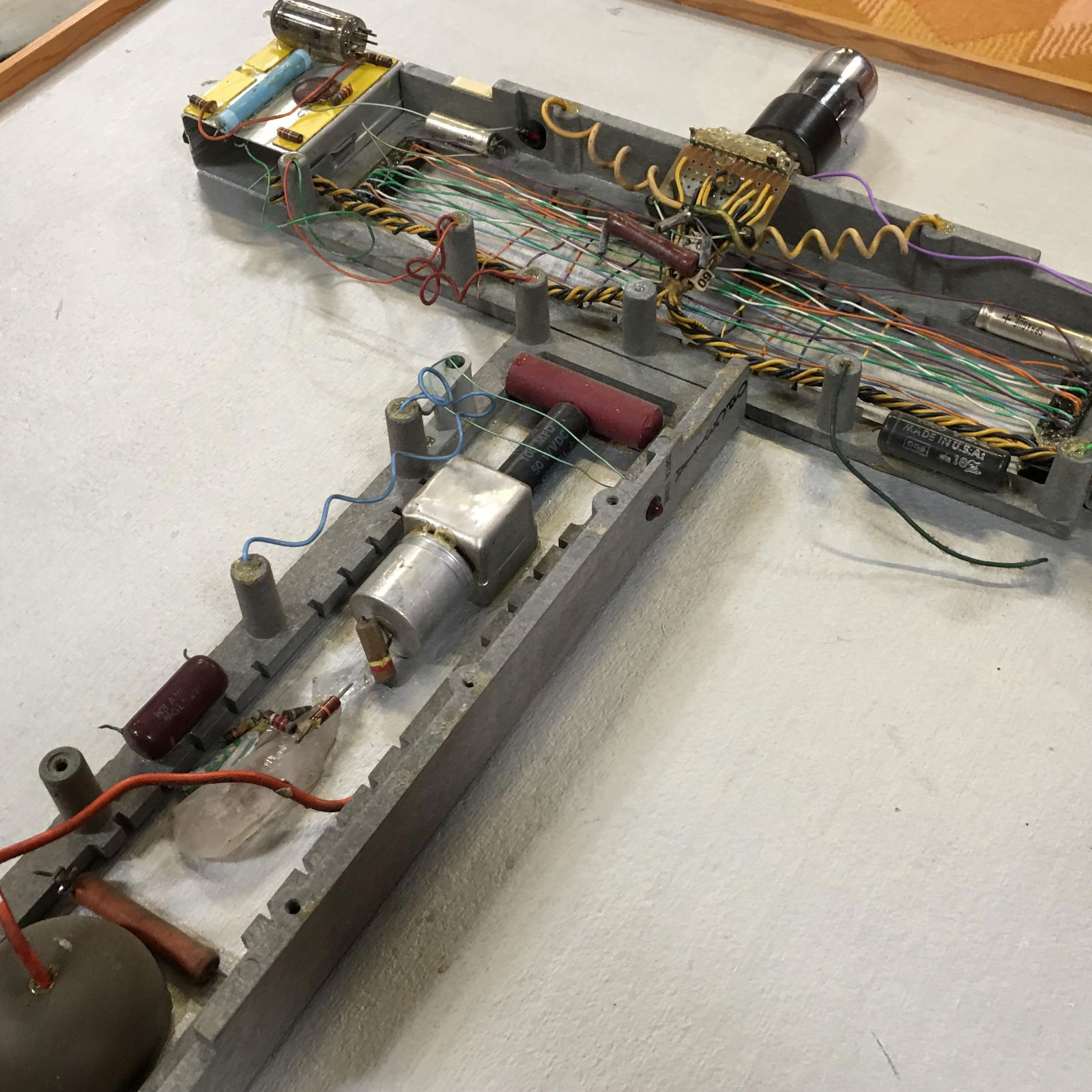 Abstract "Stations of The Cross" Untitled 3 Vacuum Tube Sculpture by Pasqual - 16