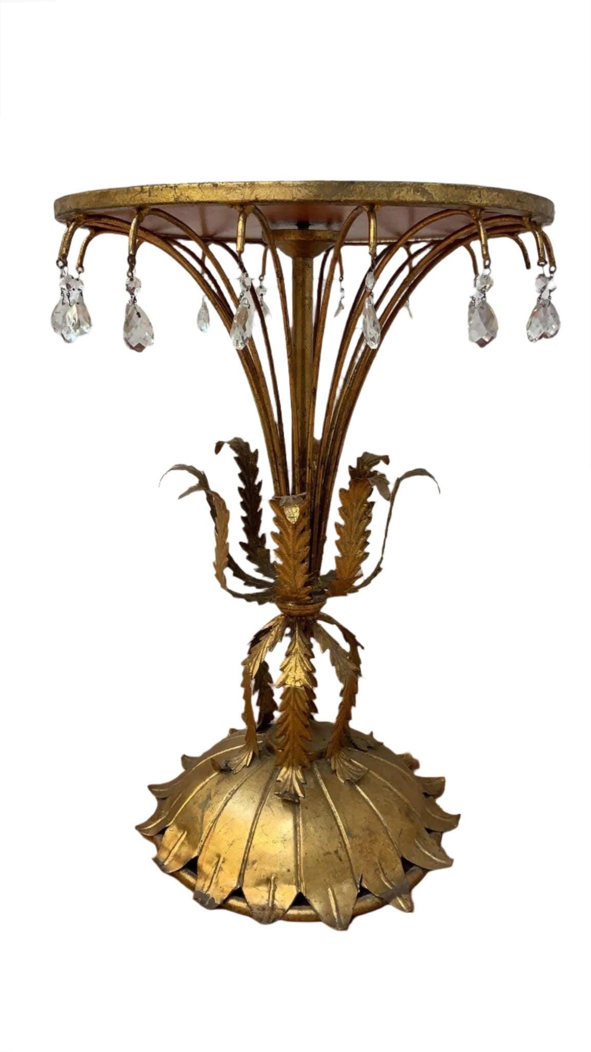 MCM Italian Side Table with Mirrored Top: Title: MCM Italian Side Table with Mirrored Top Description: Mid Century Hollywood Regency Italian Gilt Accent Table with Mirrored Top This exquisite mid century Hollywood Regency Italian gilt