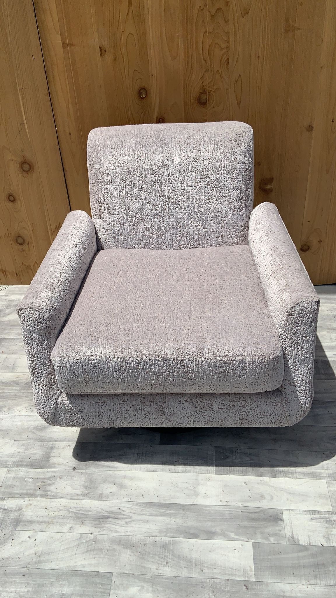 Mid Century Modern Swivel Lounge Chair Newly Upholstered in Ivory Chenille - 8