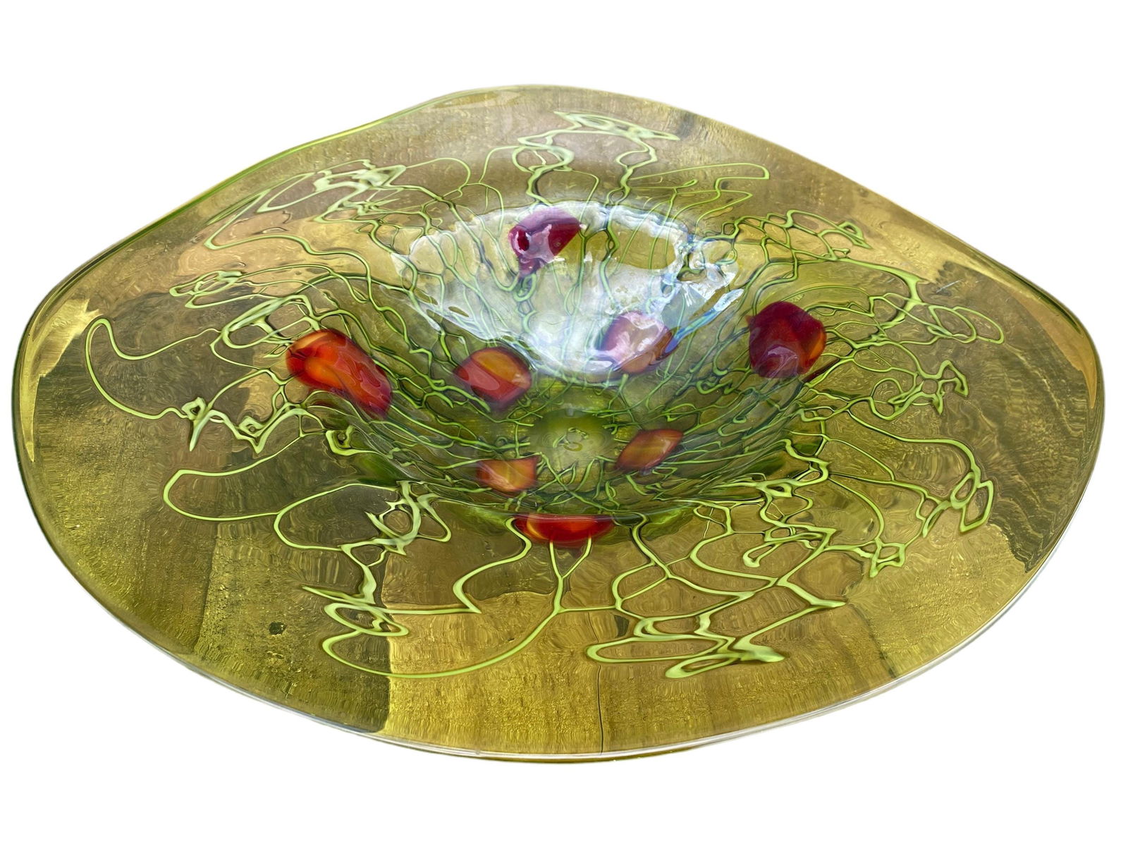 Vintage Italian Murano Vase: Title: Vintage Italian Murano Vase Description: br>Vintage Italian Murano Green and Red Hat Vase / Bowl / Plate This green and red blown Murano glass platter would be a stunning center piece on your