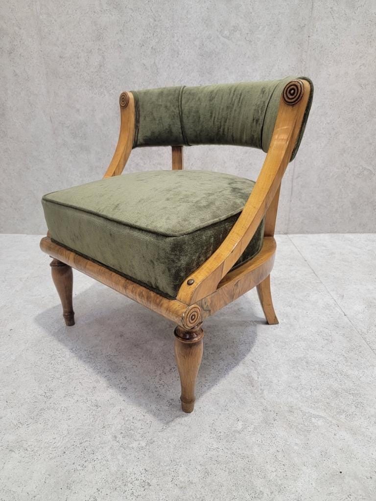 Antique Austrian Biedermeier Burled Accent Chair in Green Velvet Chenille - 5