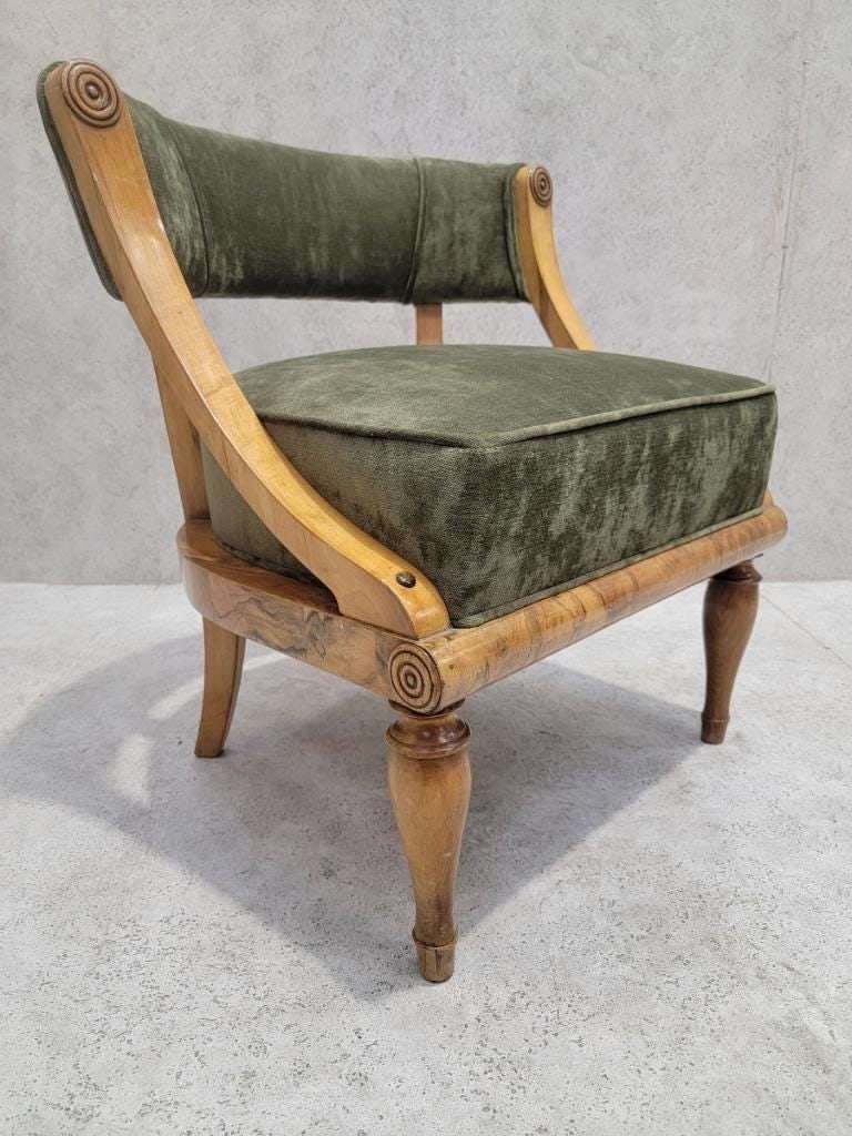 Antique Austrian Biedermeier Burled Accent Chair in Green Velvet Chenille - 8