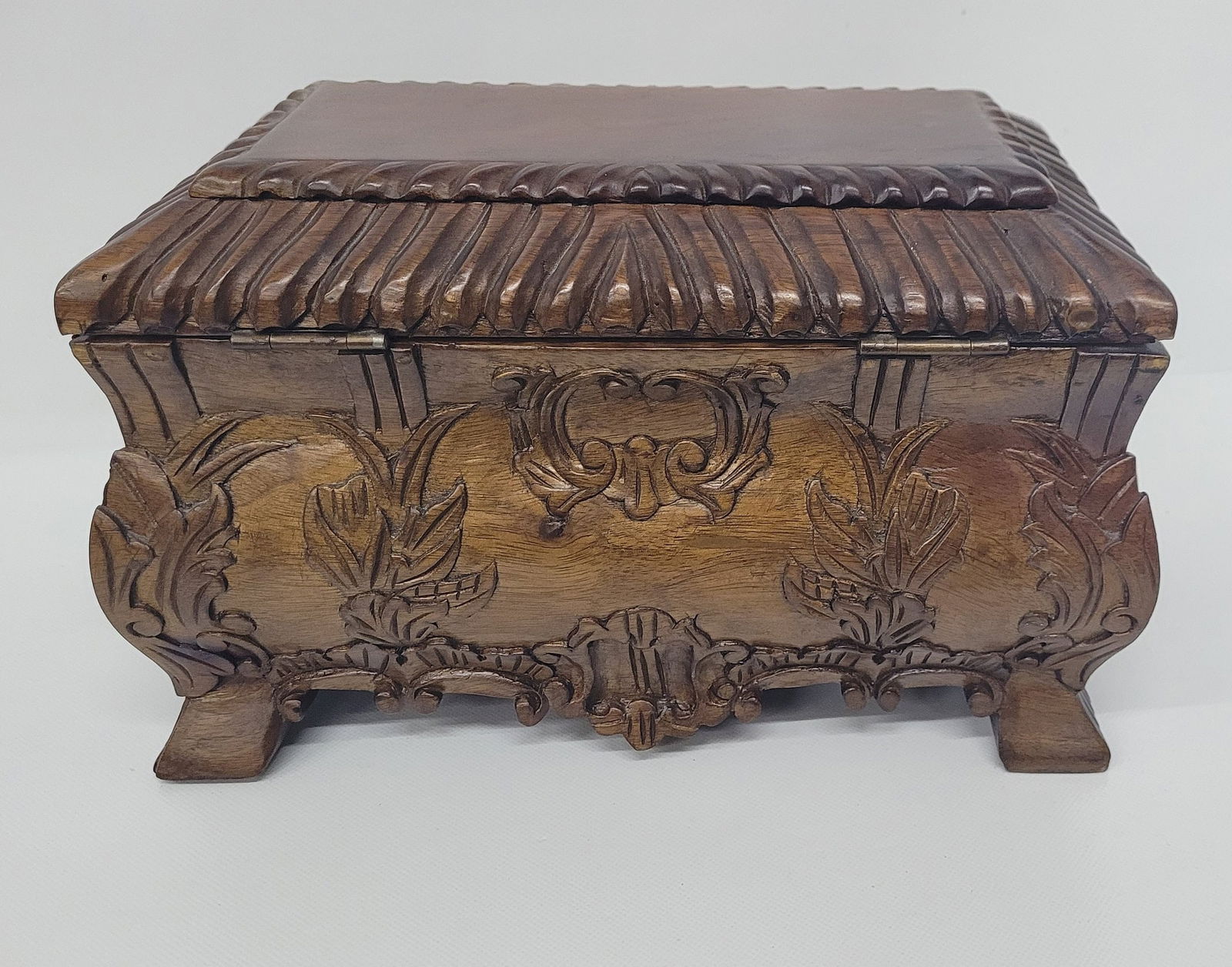 Hand Carved Wood Casket Box, Footed Hinged Keepsake/Jewelry Box, Victorian Revival Black Forest: Title: Hand Carved Wood Casket Box, Footed Hinged Keepsake/Jewelry Box, Victorian Revival Black Forest Style, Ornate Floral Scroll, 14in Rococo Description: Vintage from the 1980s Materials: Wood