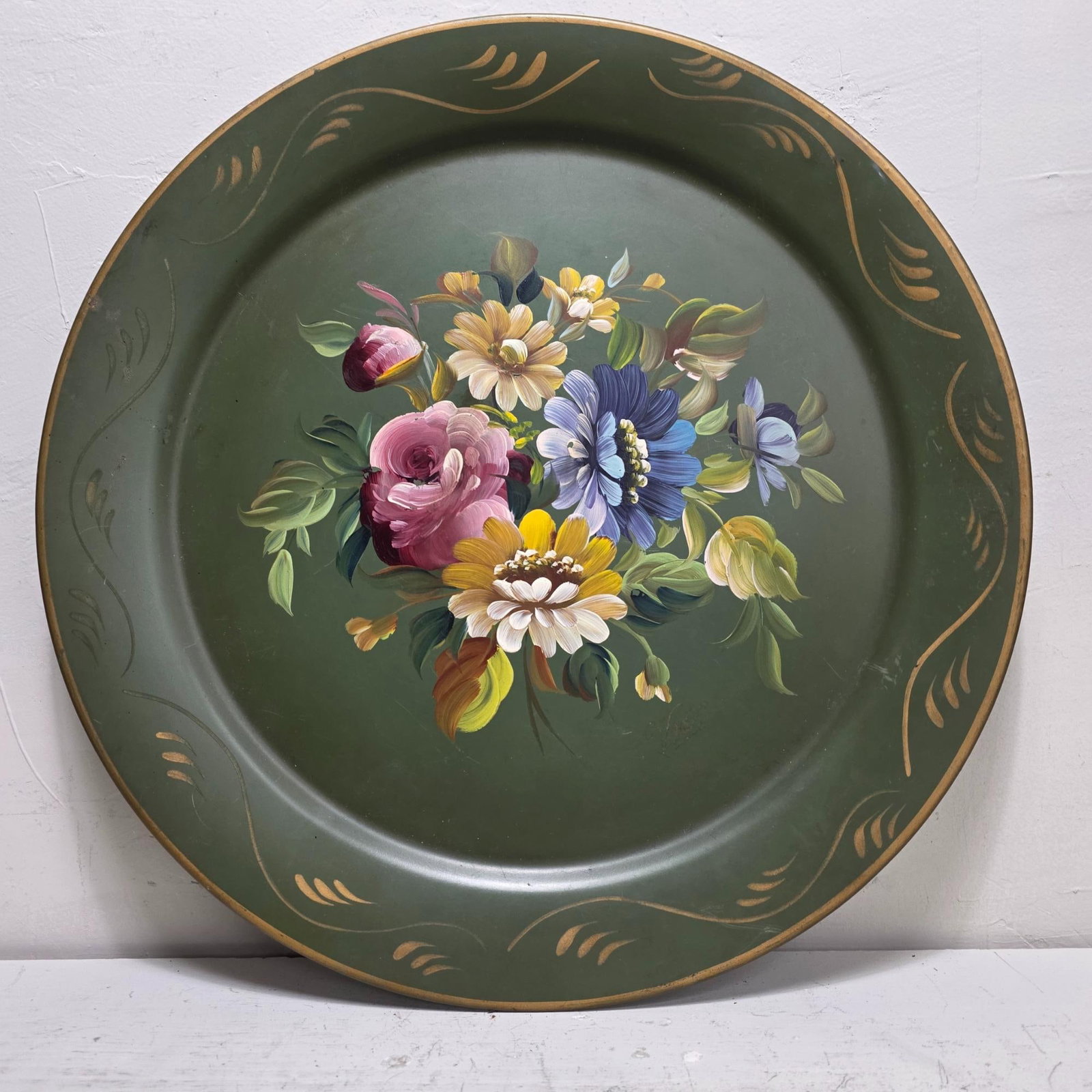 Vintage Italian Tole Tray, 20" round floral metal platter, green hand painted wall decor Cottagecore - 5