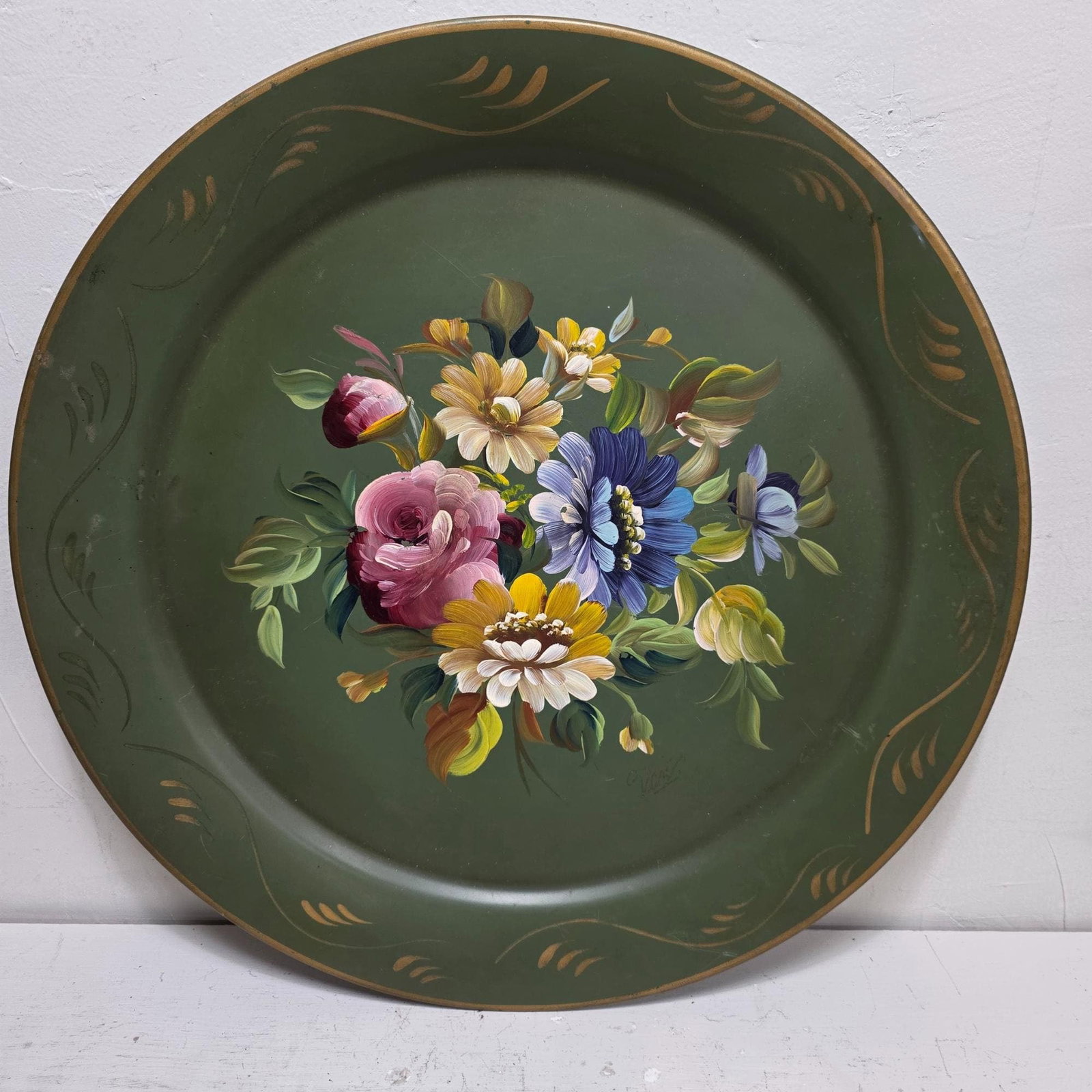 Vintage Italian Tole Tray, 20" round floral metal platter, green hand painted wall decor Cottagecore - 7