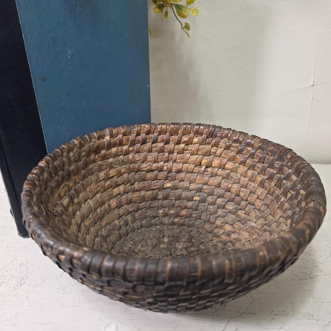 Antique Hand Woven Basket Early Primitive Rustic Bowl Old Farmhouse Storage Basket Solid Tight Weave: Title: Antique Hand Woven Basket Early Primitive Rustic Bowl Old Farmhouse Storage Basket Solid Tight Weave Folk Art Description: Vintage from the 19th century Materials: woven wood Width: 17 inches H