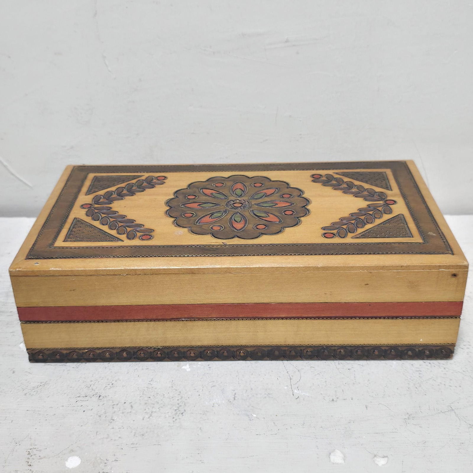 Vintage Hand Craved Painted Cigar Box Stash Jewelry Wood Wooden Display Case Beautiful Made in - 5