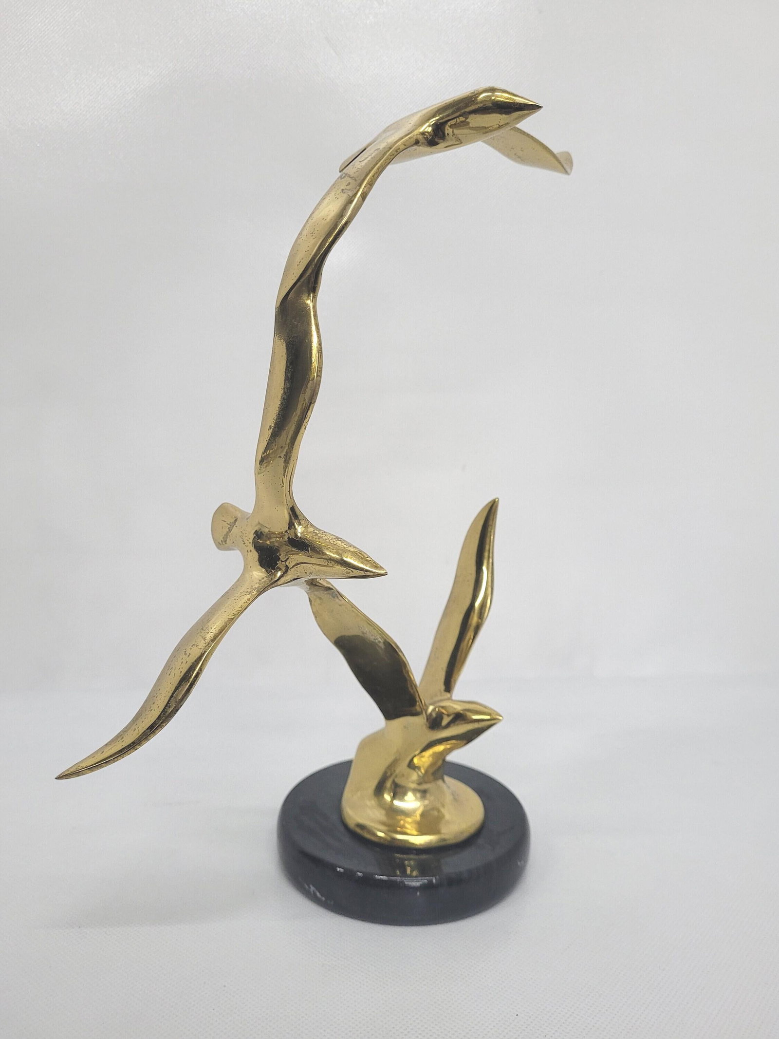 Modernist Brass Bird Sculpture on Black Marble Base Stylized Seabirds in Flight Mid Century Style - 2