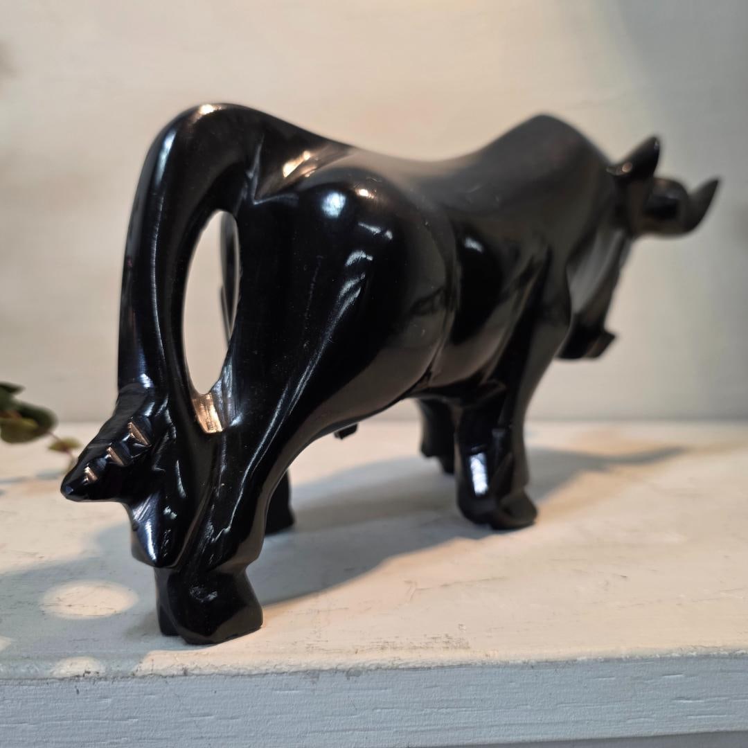 Vintage Black Stone Bull Sculpture Hand Carved Onyx Marble Figure Mid Century Modern Decor Taurus - 2