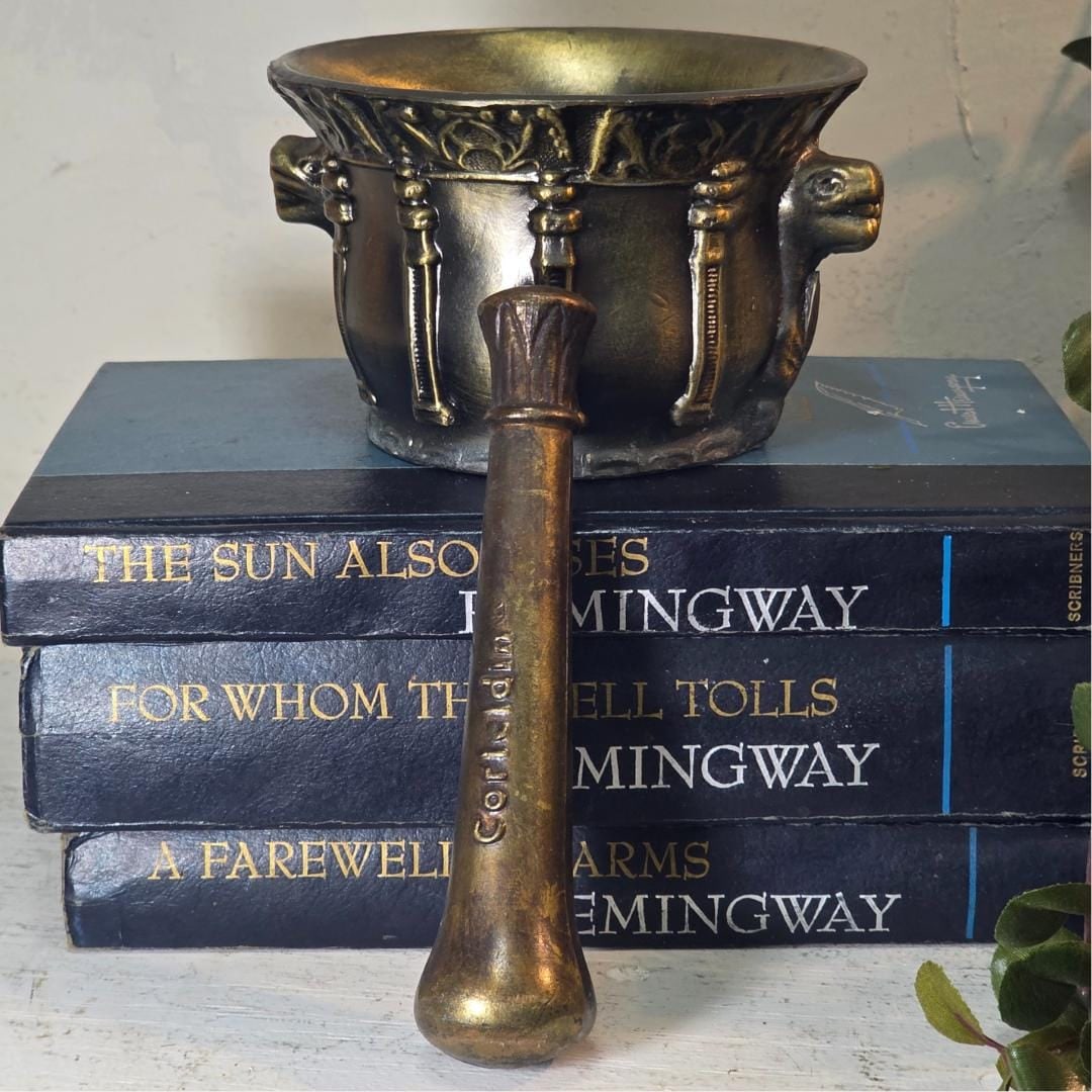 Vintage Brass Mortar and Pestle Animal Head Handles Apothecary Corludin Marked Old World Herbal: Title: Vintage Brass Mortar and Pestle Animal Head Handles Apothecary Corludin Marked Old World Herbal Display Description: Vintage from the 1970s Materials: Metal This vintage cast brass mortar