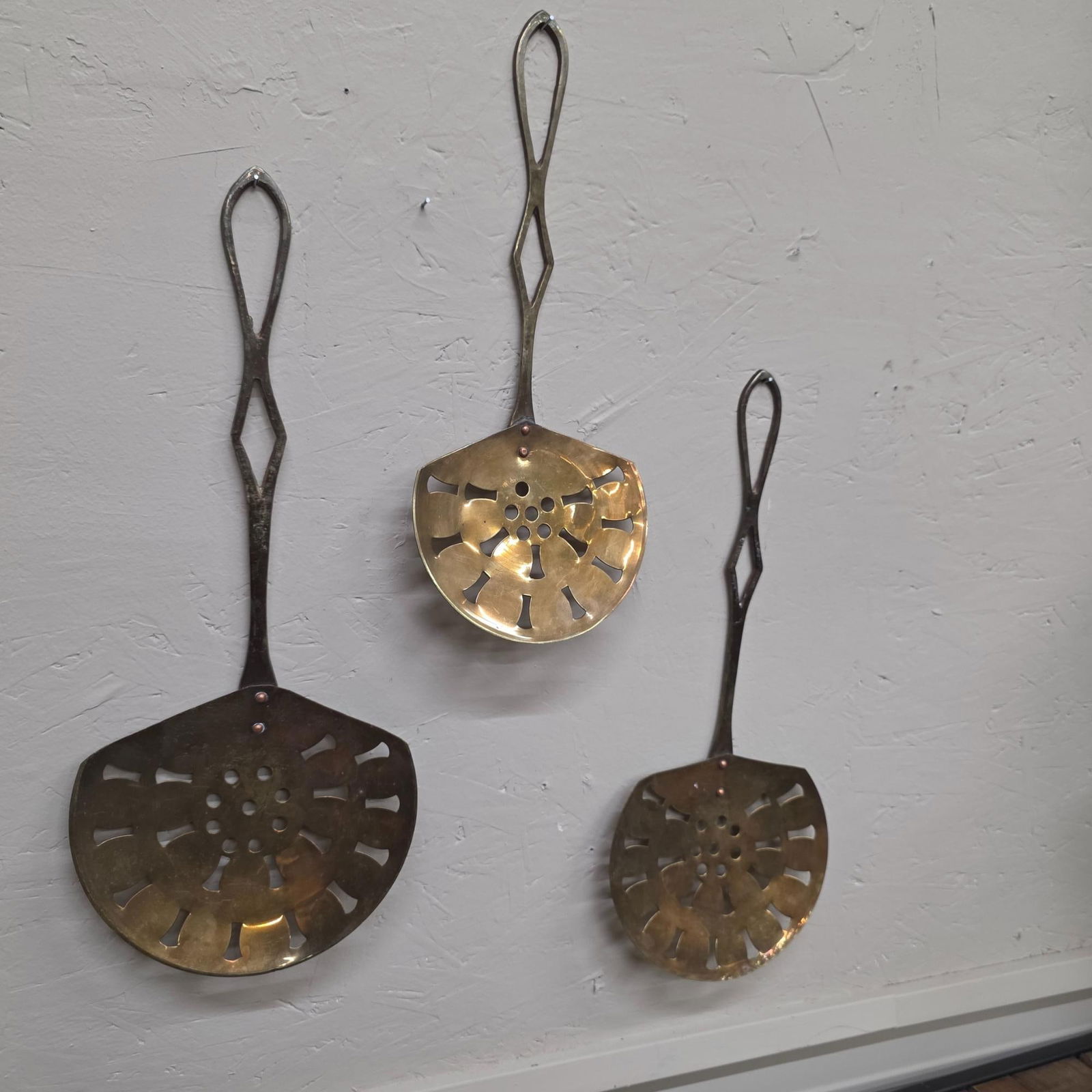 Vintage brass pierced skimmers set of three, long handled French country kitchen wall decor - 3